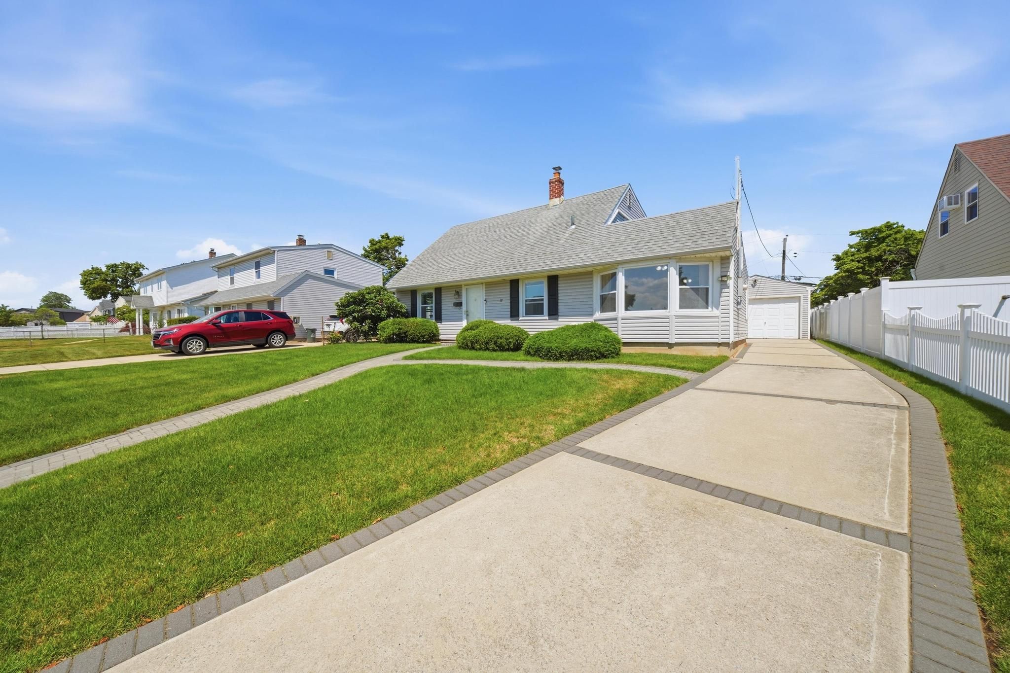  37 Gun Lane, Levittown, NY, 11756 - 物件實景