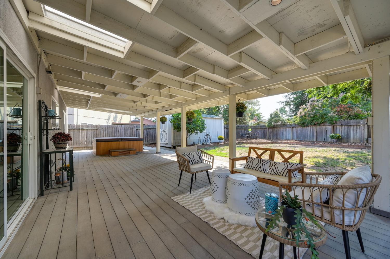 Sacramento, California, 95826, United States, 4 Bedrooms Bedrooms, ,3 BathroomsBathrooms,Residential,For Sale,1939461
