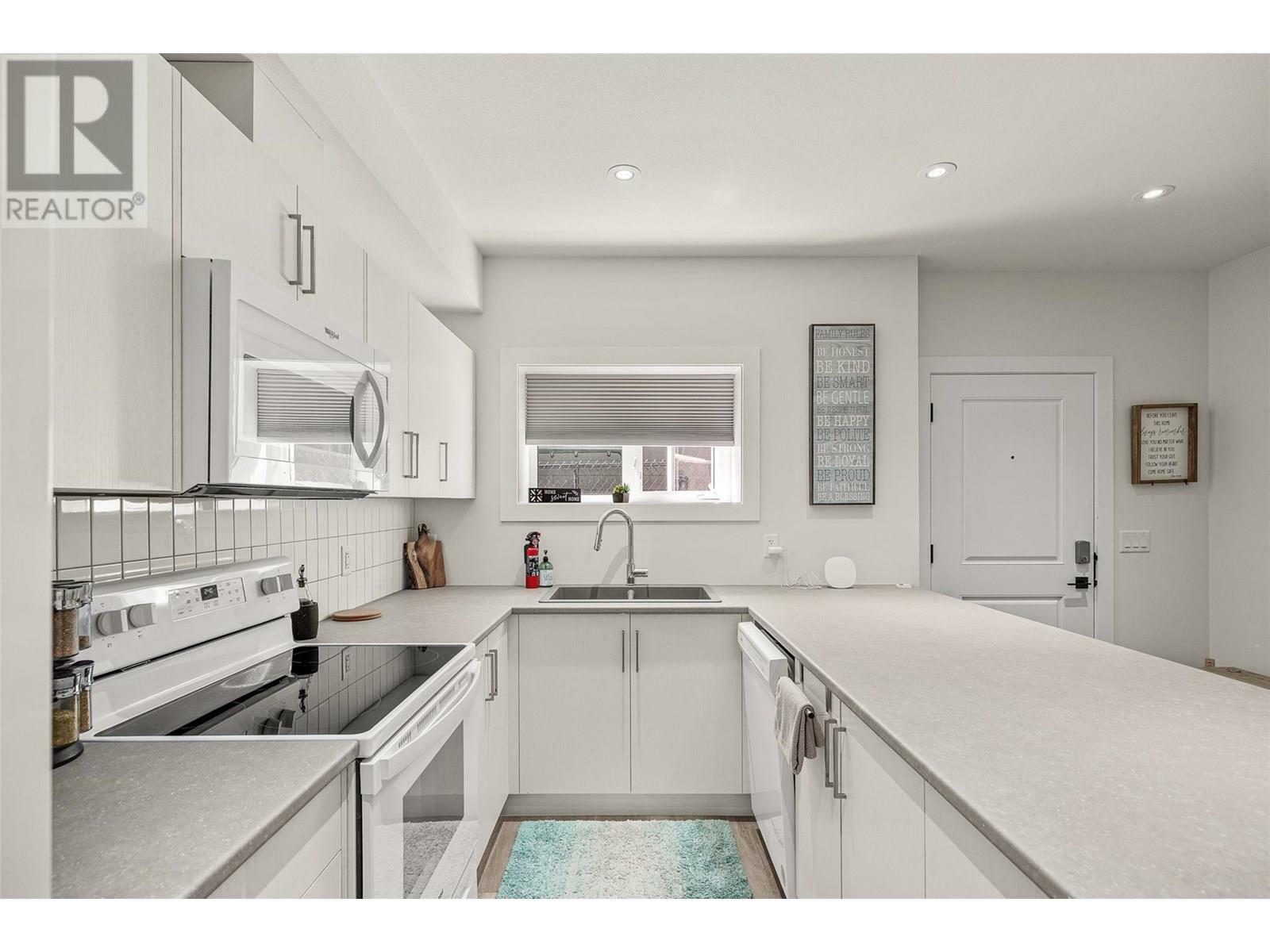 KELOWNA, British Columbia, V1V 0C9, CA, 5 Bedrooms Bedrooms, ,4 BathroomsBathrooms,Residential,For Sale,1875451