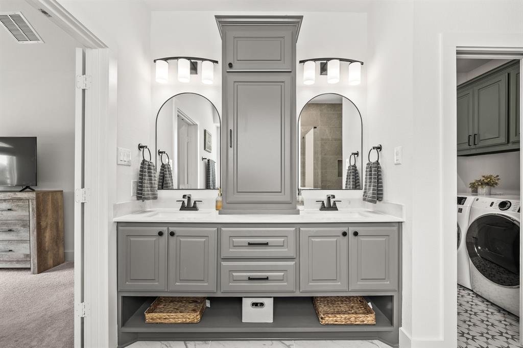 Rowlett, Texas, 75089, United States, 4 Bedrooms Bedrooms, ,3 BathroomsBathrooms,Residential,For Sale,1971322