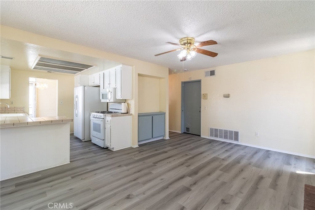 Redlands, California, 92374, United States, 4 Bedrooms Bedrooms, ,2 BathroomsBathrooms,Residential,For Sale,1978273