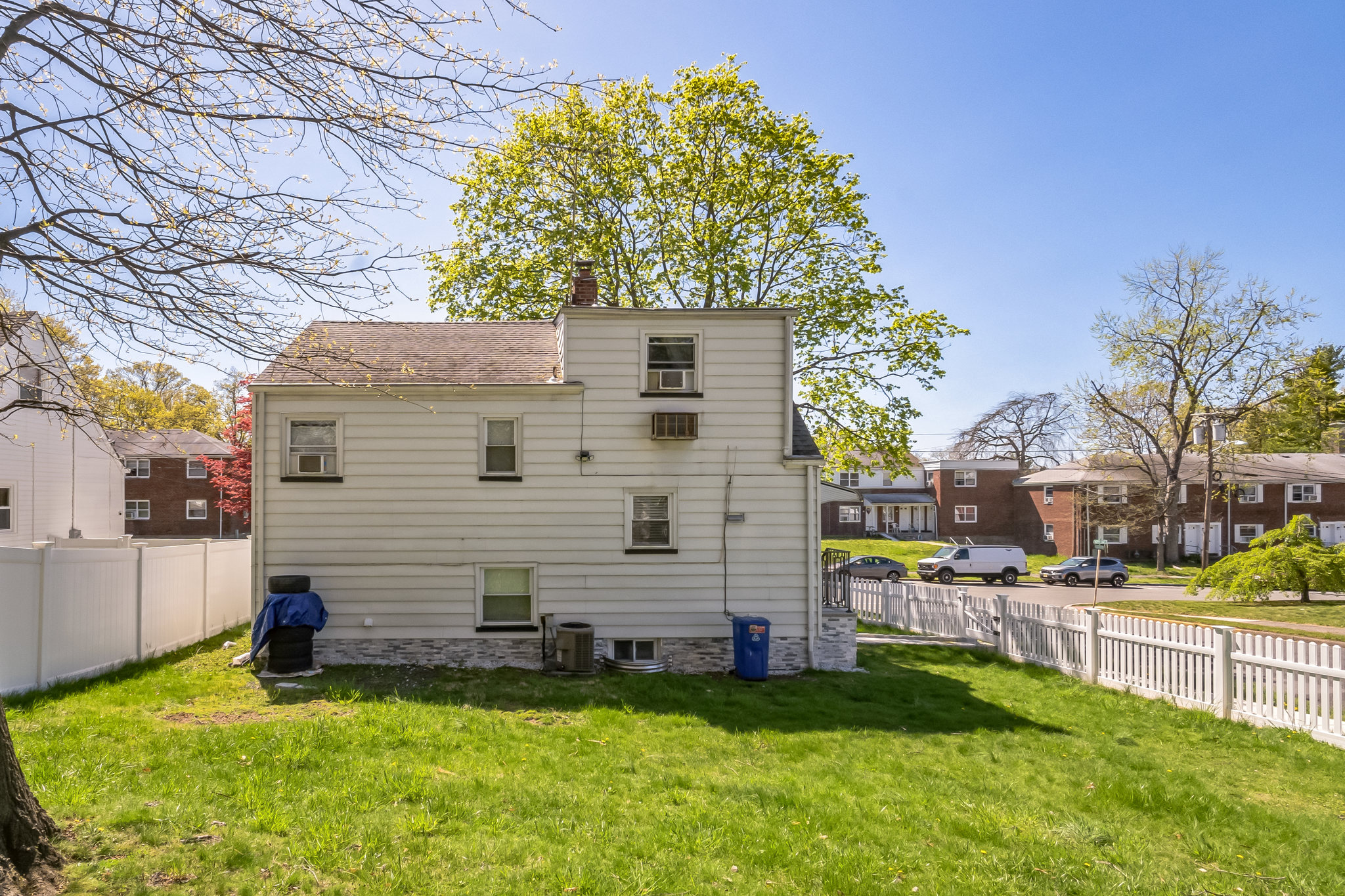 Elmwood Park, New Jersey, 07407, United States, 3 Bedrooms Bedrooms, ,2 BathroomsBathrooms,Residential,For Sale,1982757