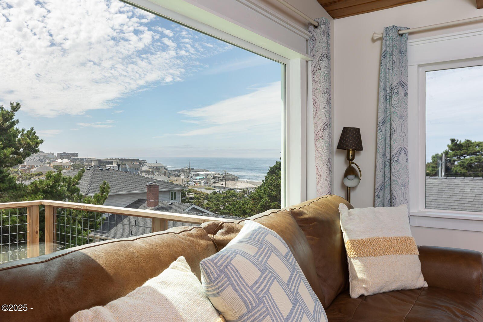 Lincoln City, Oregon, 97367, United States, 3 Bedrooms Bedrooms, ,Residential,For Sale,1939993