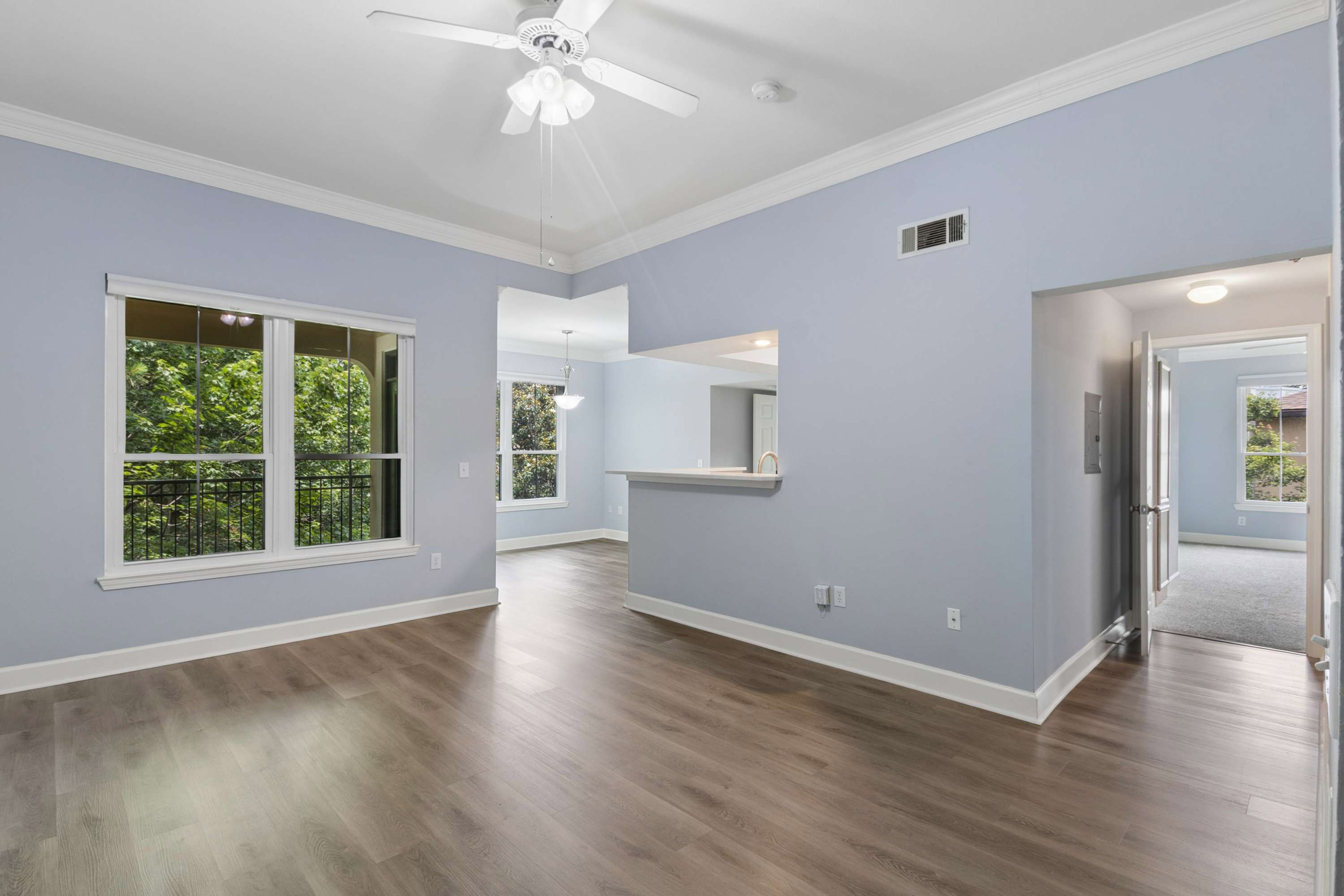  Renovated Condo Combines Comfort, Privacy and Intown Convenience - 物件實景