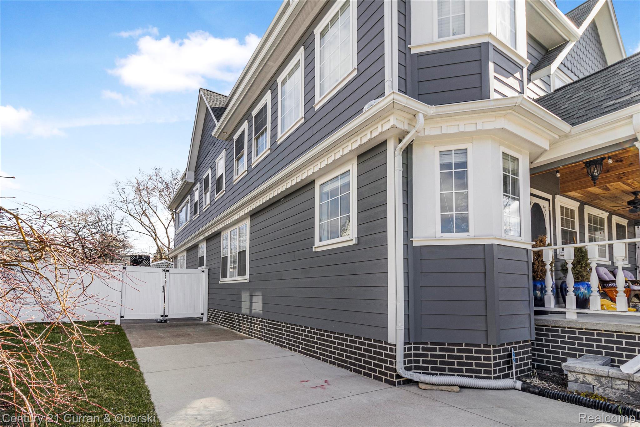 Dearborn, Michigan, 48124, United States, 4 Bedrooms Bedrooms, ,3 BathroomsBathrooms,Residential,For Sale,1921247