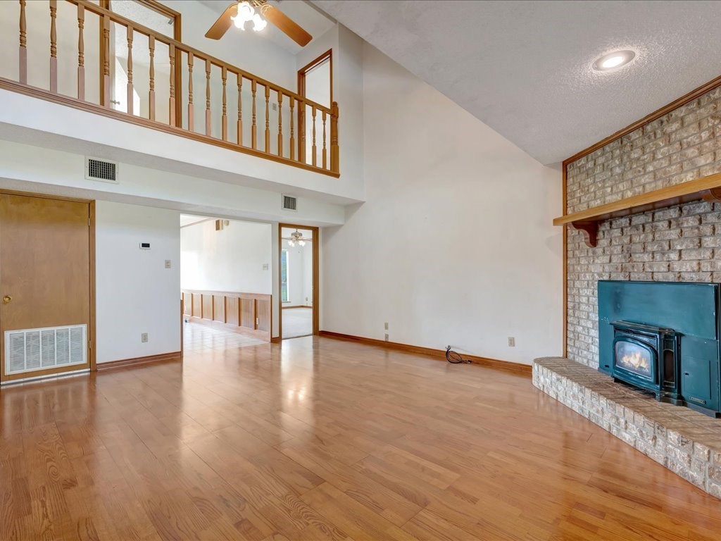 Huntington, Texas, 75949, United States, 4 Bedrooms Bedrooms, ,2 BathroomsBathrooms,Residential,For Sale,1975169