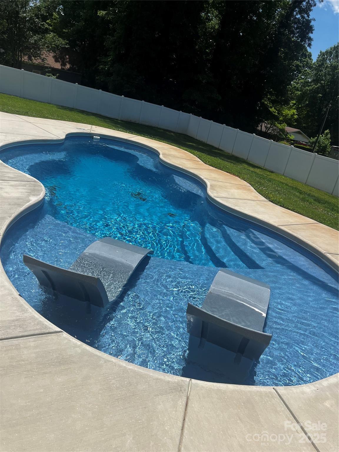 Kannapolis, North Carolina, 28081, United States, 4 Bedrooms Bedrooms, ,3 BathroomsBathrooms,Residential,For Sale,1996978