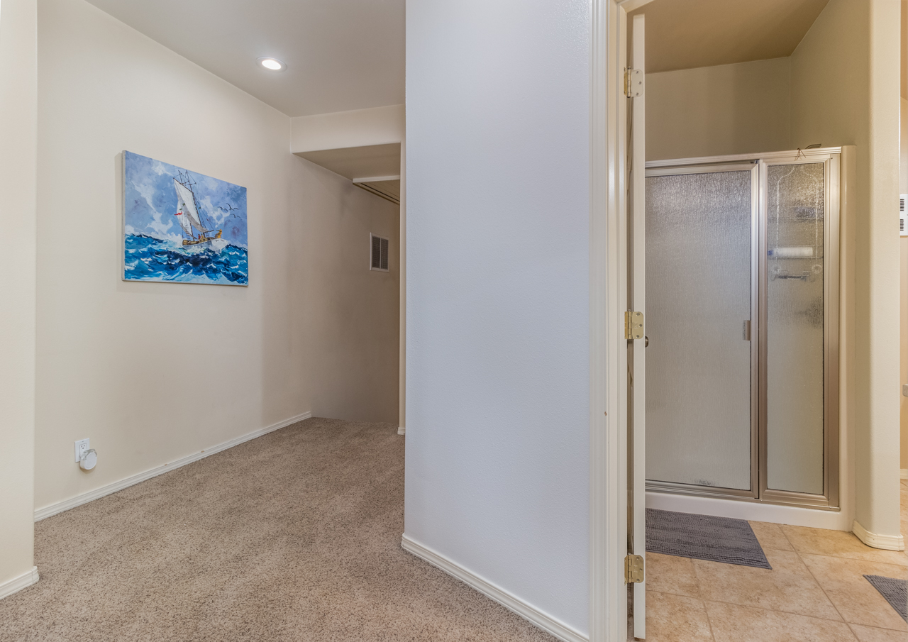 Bonners Ferry, Idaho, 83805, United States, 5 Bedrooms Bedrooms, ,5 BathroomsBathrooms,Residential,For Sale,1879157