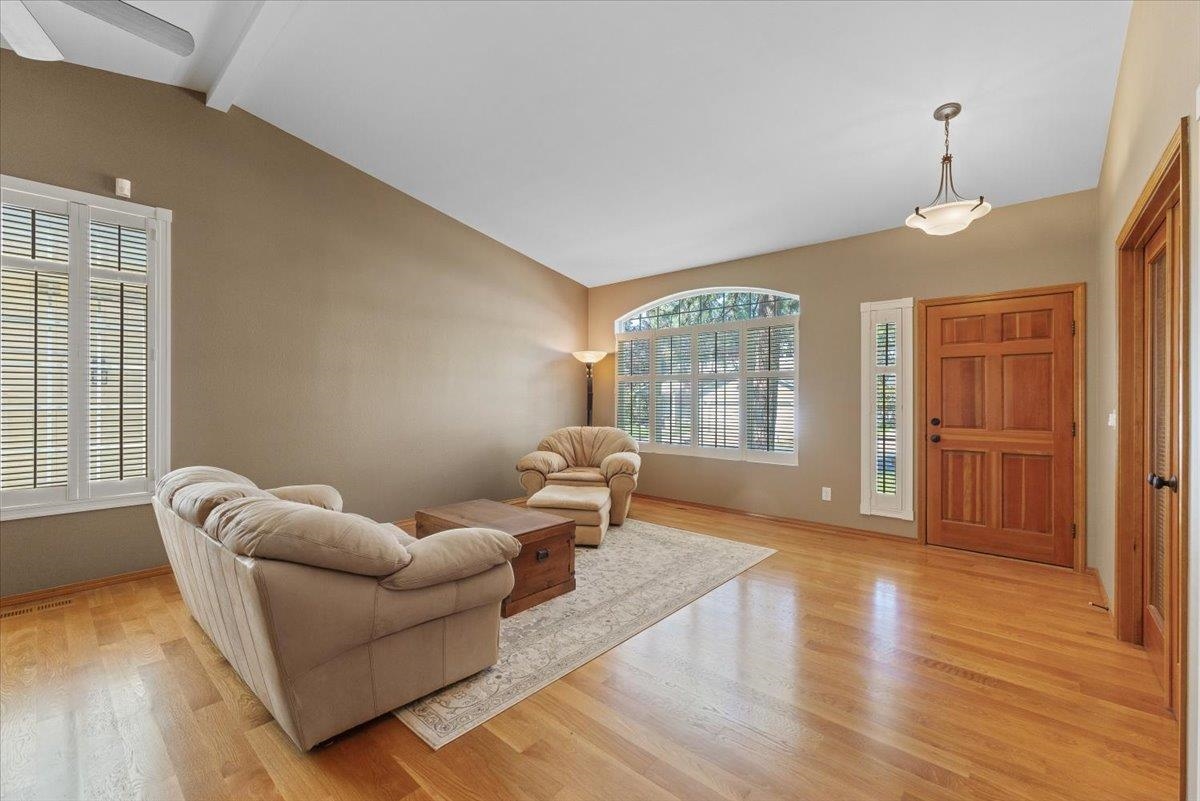 Spokane, Washington, 99223, United States, 3 Bedrooms Bedrooms, ,2 BathroomsBathrooms,Residential,For Sale,1891426