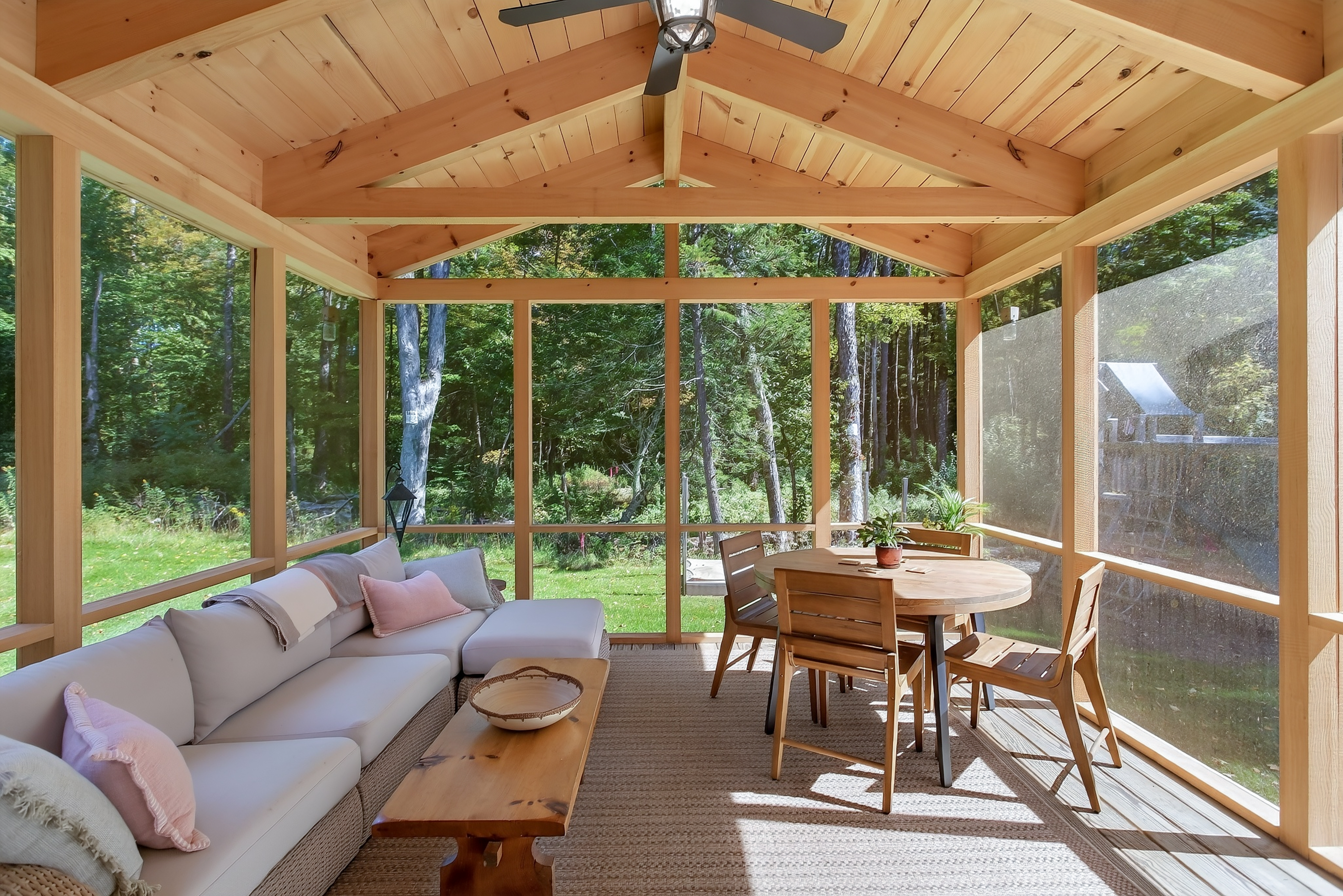  2022 Custom Craftsman: Main-Level Living, In-Law Suite, & Mountain Proximity - 物件實景