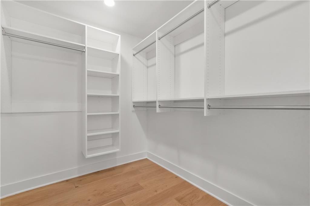 Atlanta, Georgia, 30315, United States, 3 Bedrooms Bedrooms, ,3 BathroomsBathrooms,Residential,For Sale,1966539