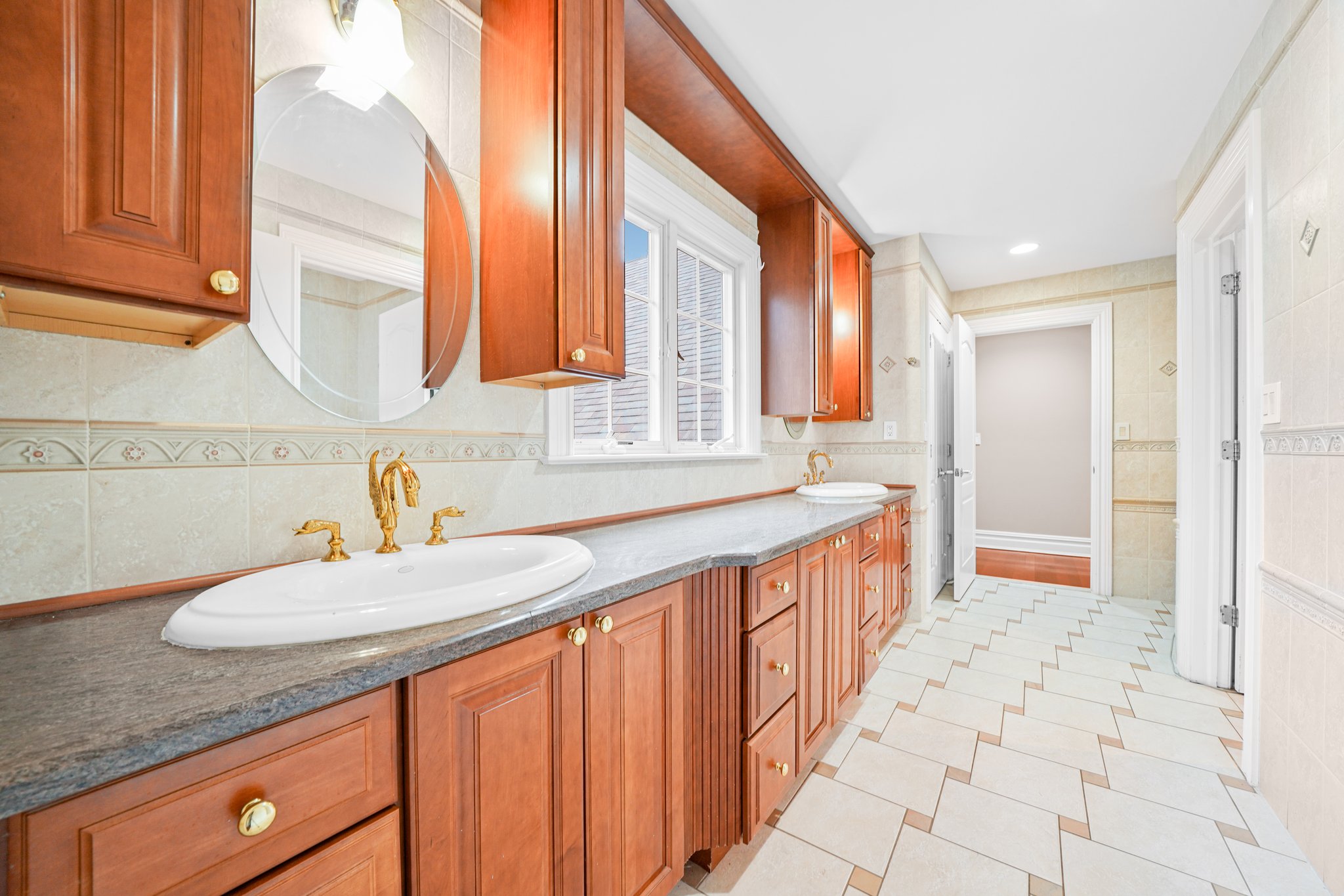 Kinnelon, New Jersey, 07405, United States, 6 Bedrooms Bedrooms, ,5 BathroomsBathrooms,Residential,For Sale,1983077