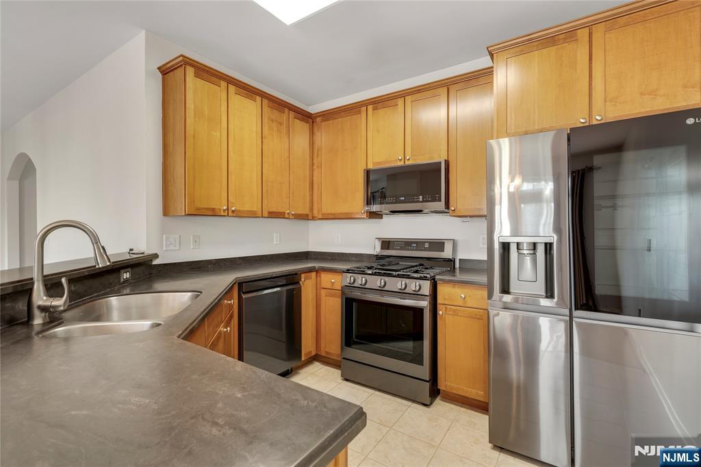 Belleville, New Jersey, 07109, United States, 2 Bedrooms Bedrooms, ,3 BathroomsBathrooms,Residential,For Sale,1971740