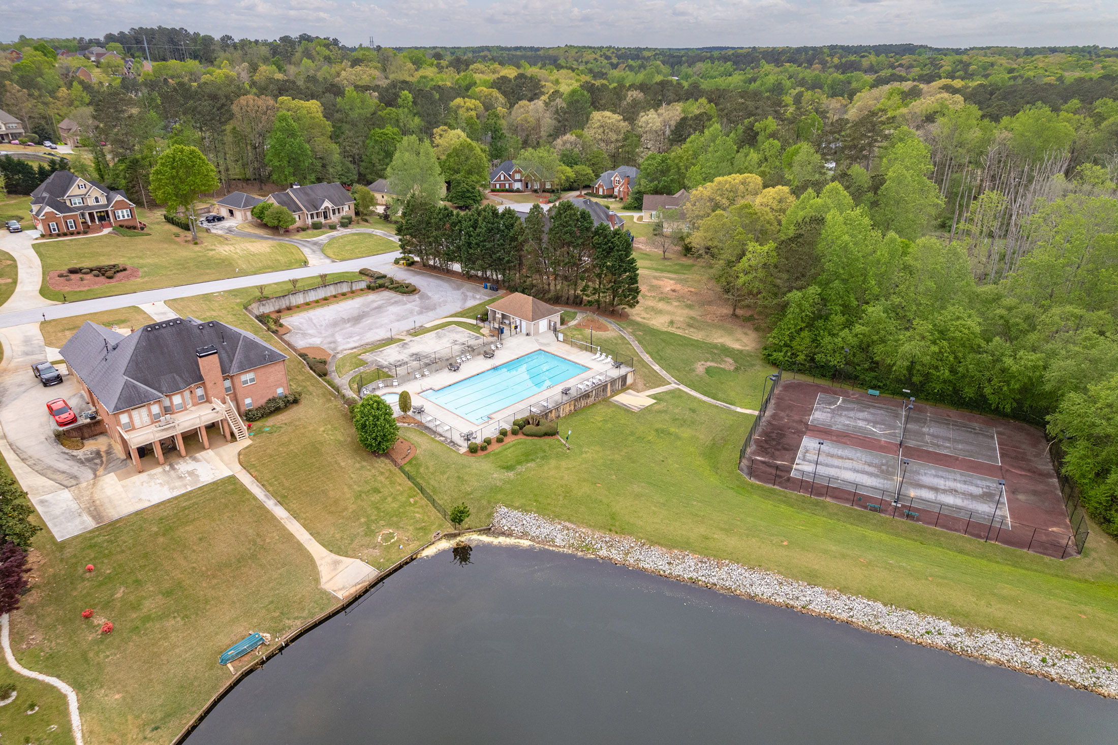  A Rare Opportunity to Own a Developer-Designed Lakefront Estate - 物件實景