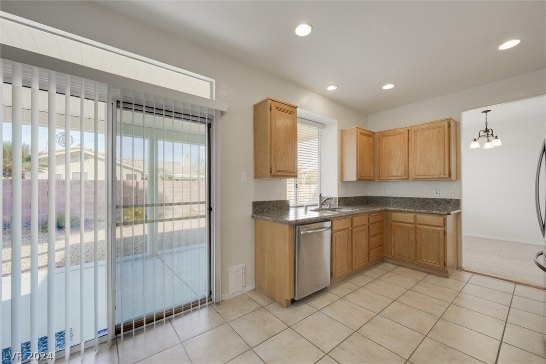 Henderson, Nevada, 89052, United States, 4 Bedrooms Bedrooms, ,2 BathroomsBathrooms,Residential,For Sale,1827915