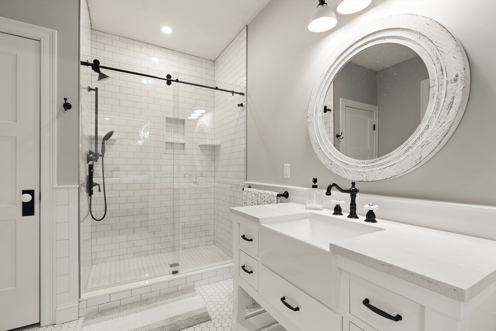 Littleton, Massachusetts, 01460, United States, 2 Bedrooms Bedrooms, ,2 BathroomsBathrooms,Residential,For Sale,1941973