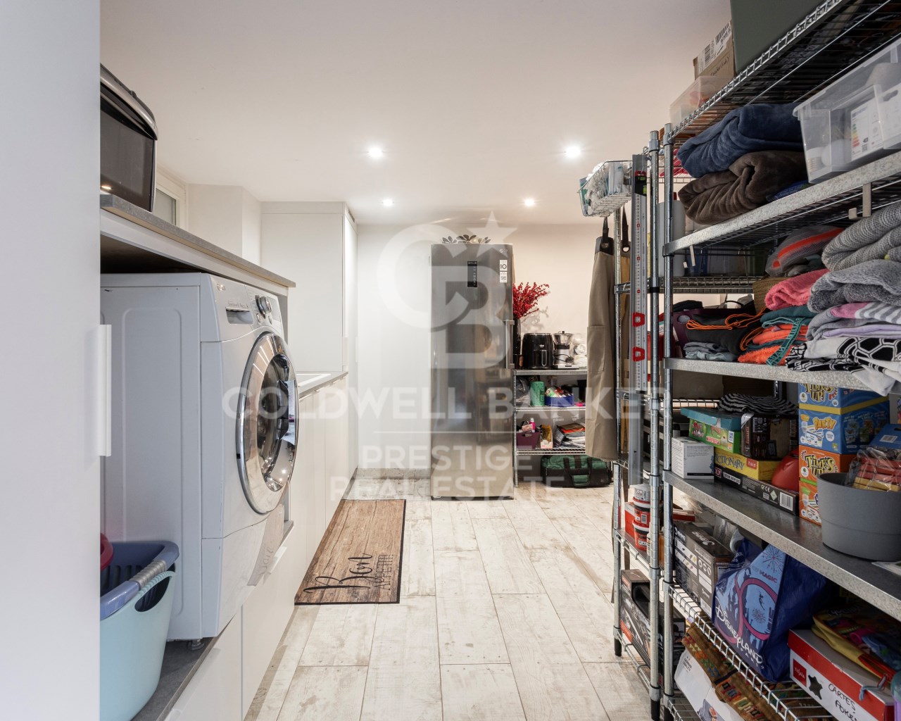 Barcelona, Catalonia, ES, 4 Bedrooms Bedrooms, ,3 BathroomsBathrooms,Residential,For Sale,1795299