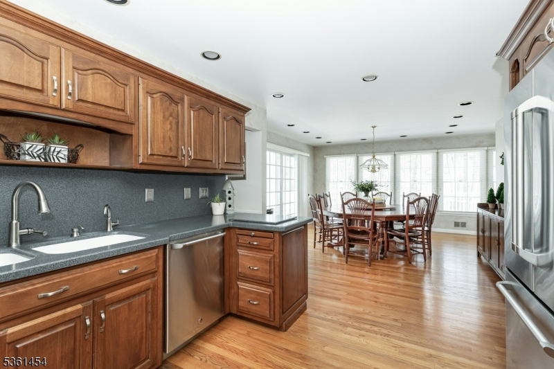 Berkeley Heights Twp., New Jersey, 07922, United States, 6 Bedrooms Bedrooms, ,4 BathroomsBathrooms,Residential,For Sale,1837487