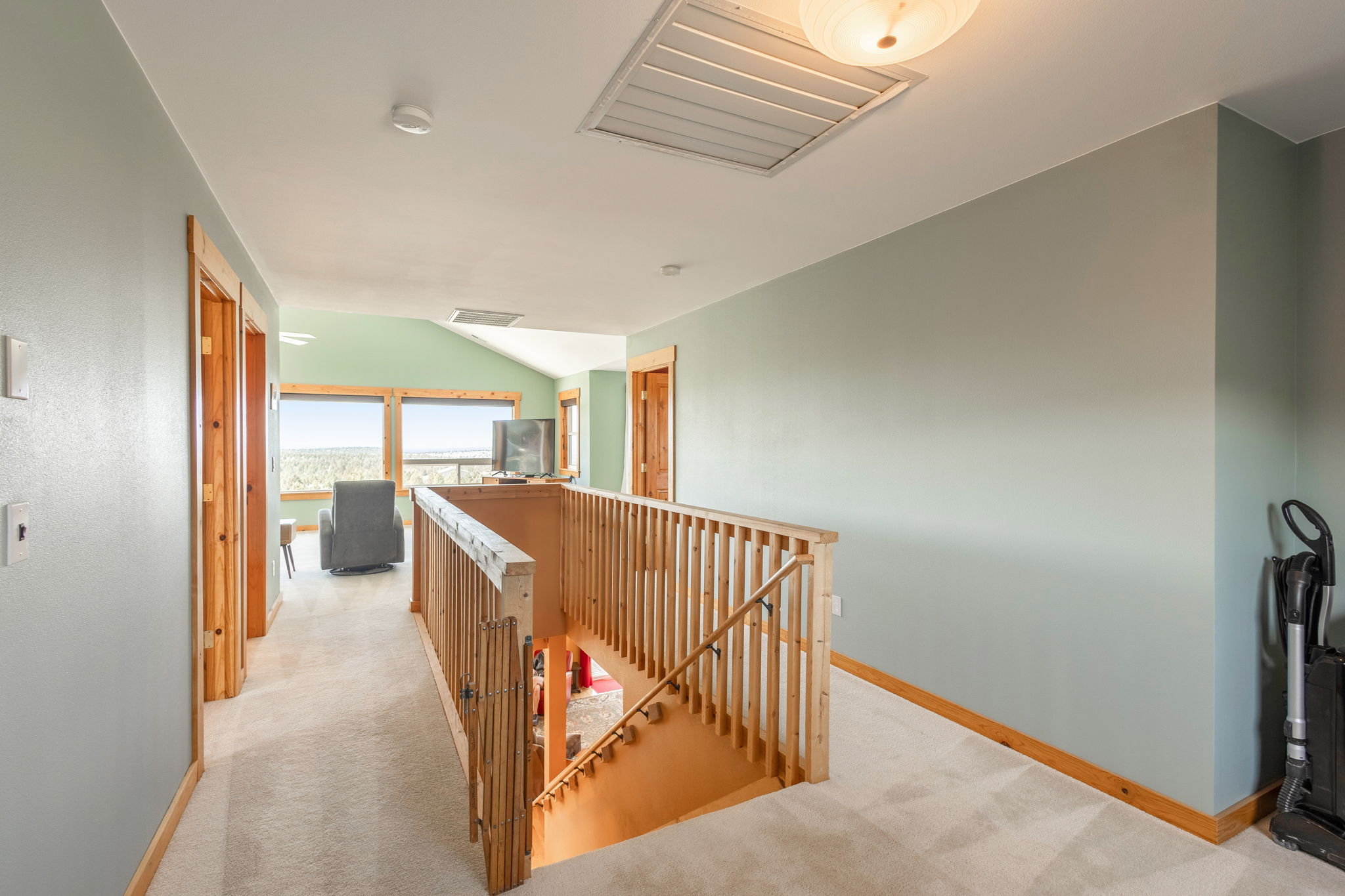 Prineville, Oregon, 97754, United States, 3 Bedrooms Bedrooms, ,3 BathroomsBathrooms,Residential,For Sale,1787892
