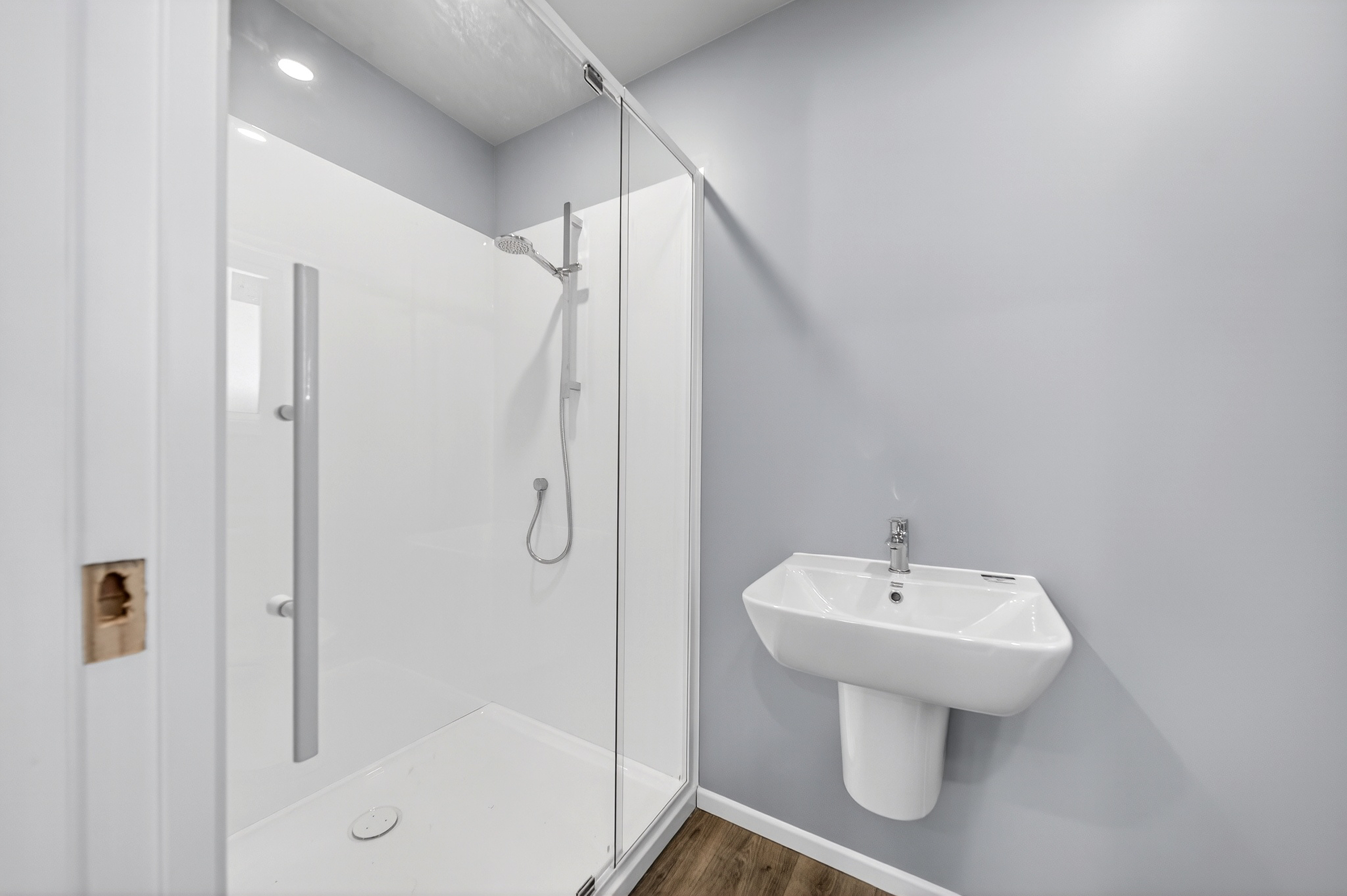  Family Living with Poolside Entertaining - 物件實景