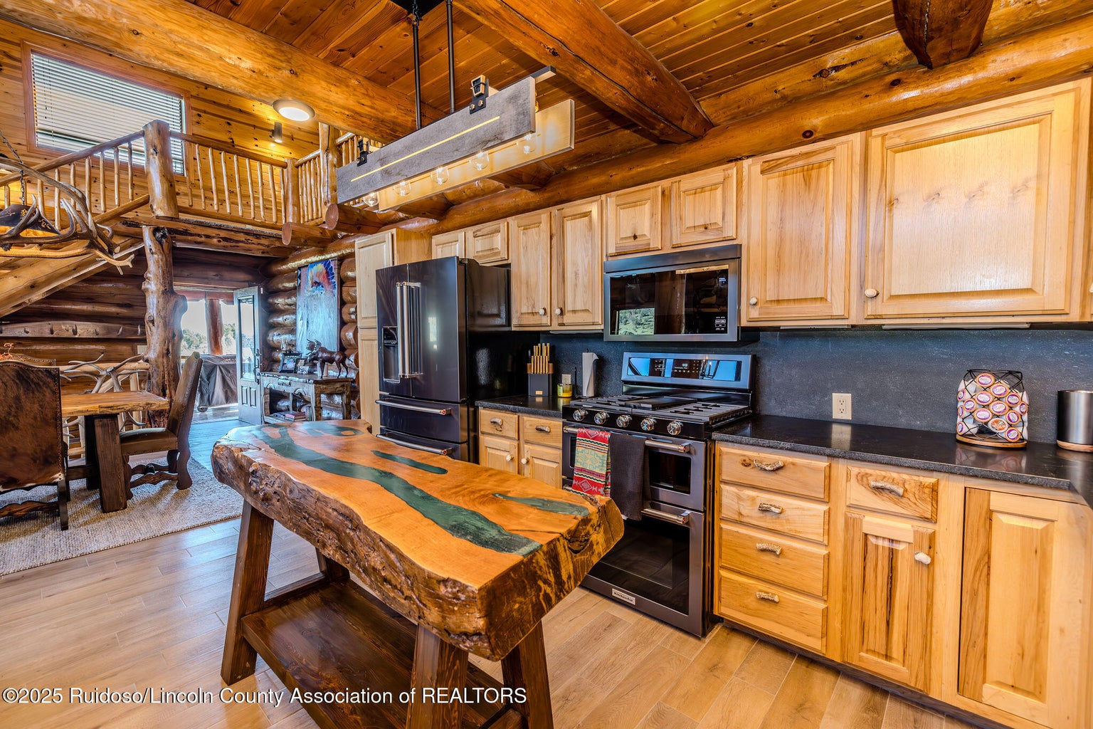 Alto, New Mexico, 88312, United States, 3 Bedrooms Bedrooms, ,3 BathroomsBathrooms,Residential,For Sale,1941971