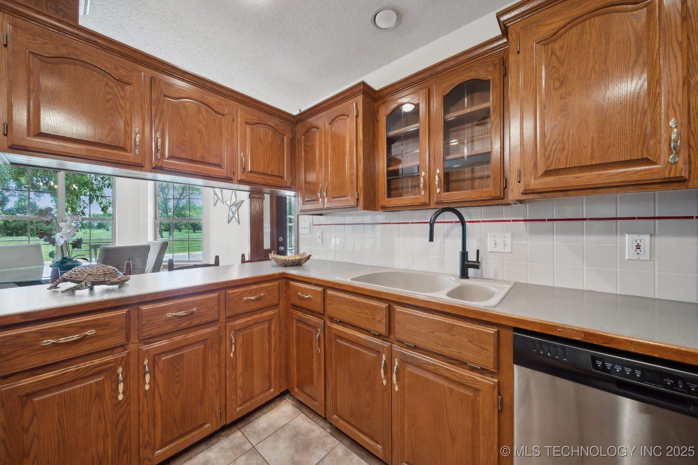 Collinsville, Oklahoma, 74021, United States, 4 Bedrooms Bedrooms, ,3 BathroomsBathrooms,Residential,For Sale,1993596