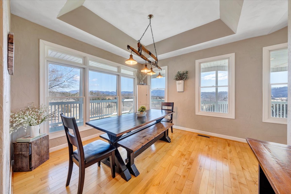 Buchanan, Virginia, 24066, United States, 5 Bedrooms Bedrooms, ,4 BathroomsBathrooms,Residential,For Sale,1900741