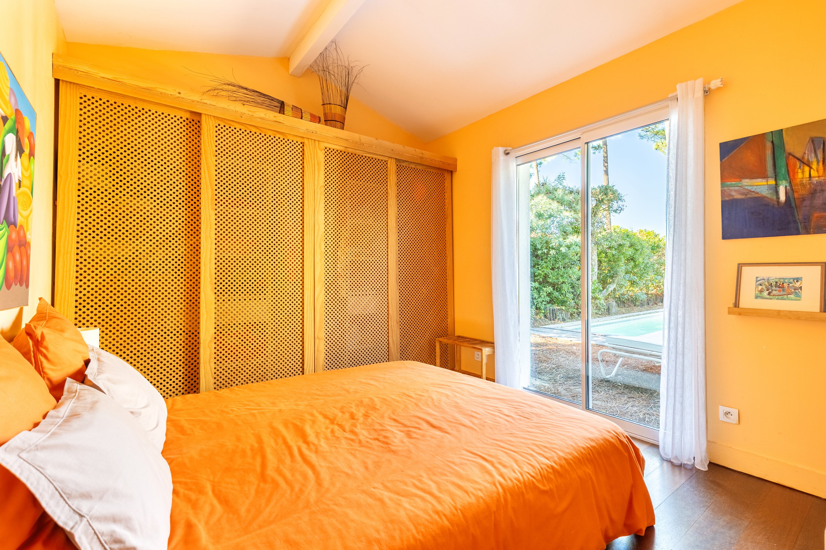  LES VALLONS DU FERRET – SINGLE-LEVEL HOUSE WITH SWIMMING POOL IN A QUIET LOCATI… - 物件實景