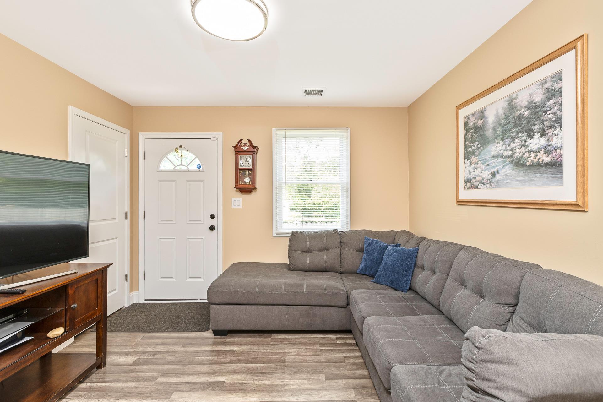 Shirley, New York, 11967, United States, 3 Bedrooms Bedrooms, ,2 BathroomsBathrooms,Residential,For Sale,1761697