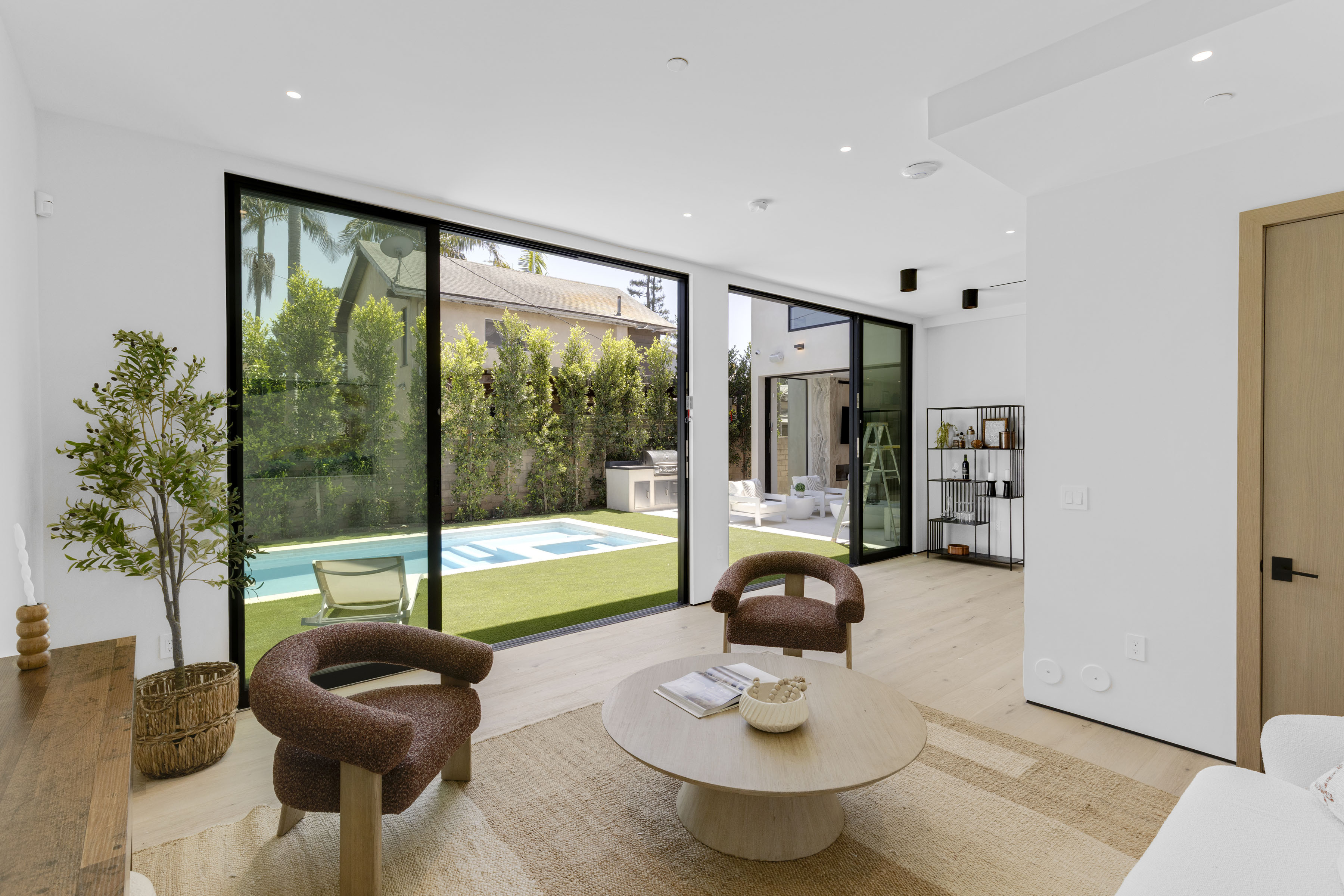  3542 Butler Ave - 物件實景