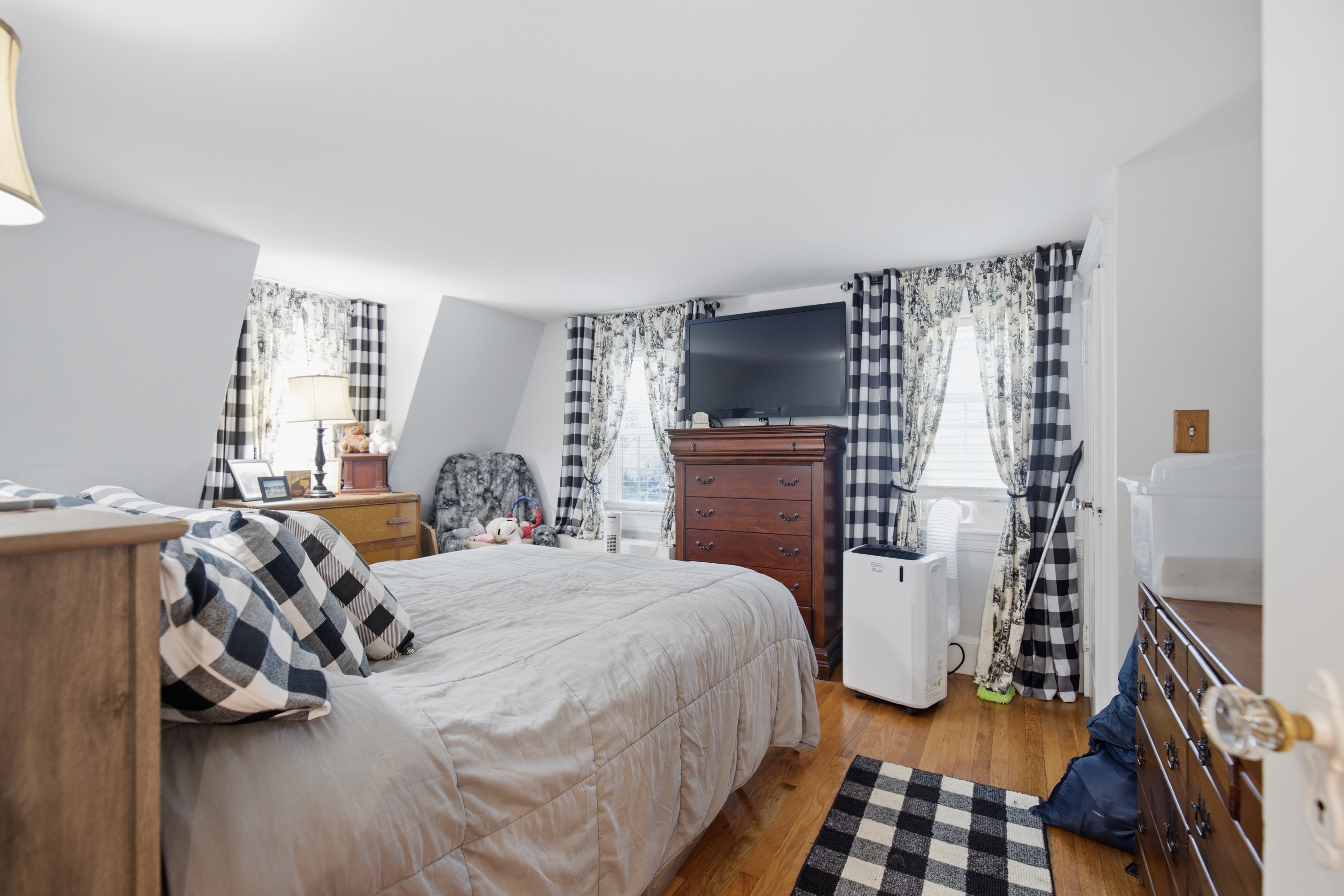  6-8 Center Pl, Stow, MA 01775 - 物件實景