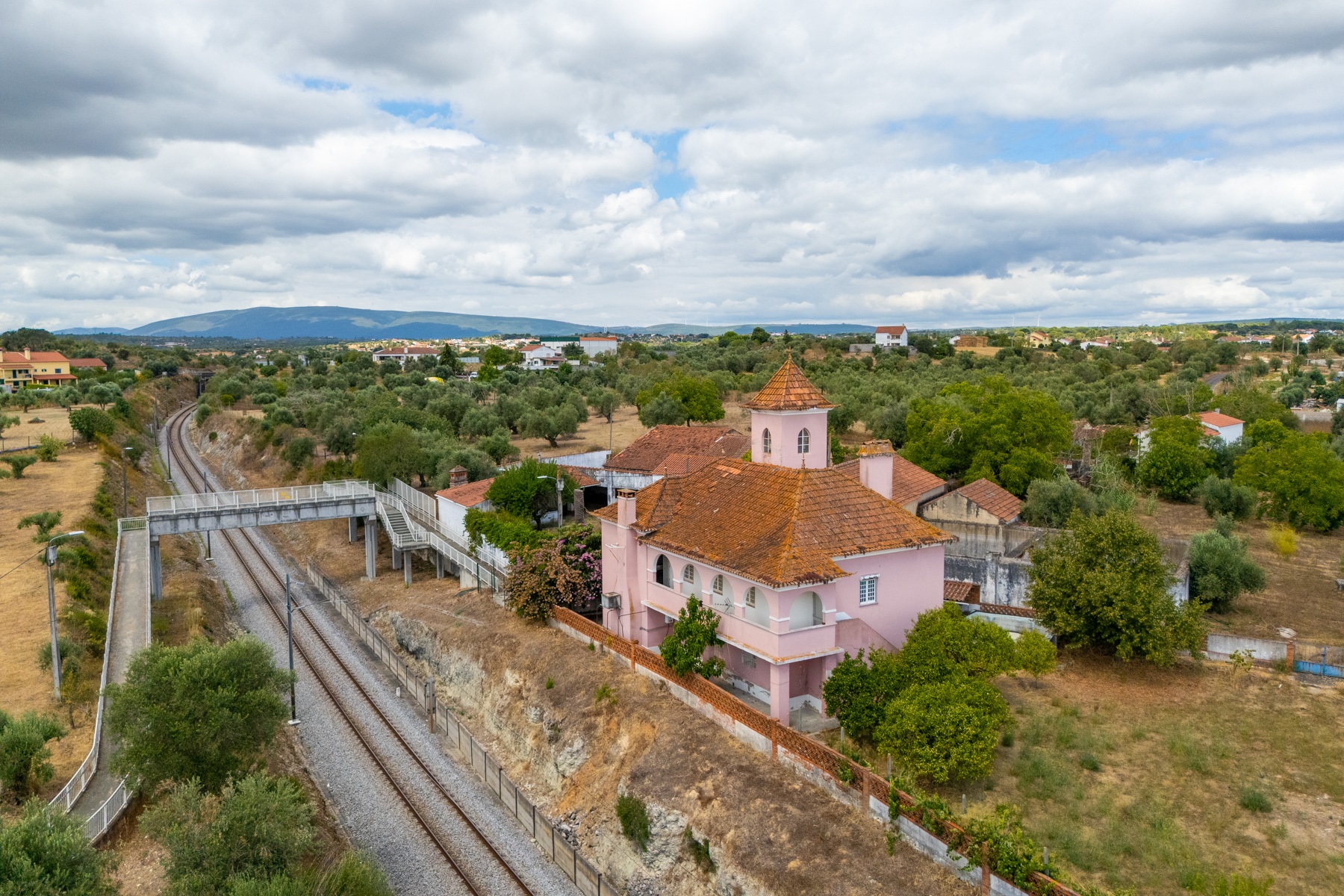  Manor House for Sale - 物件實景