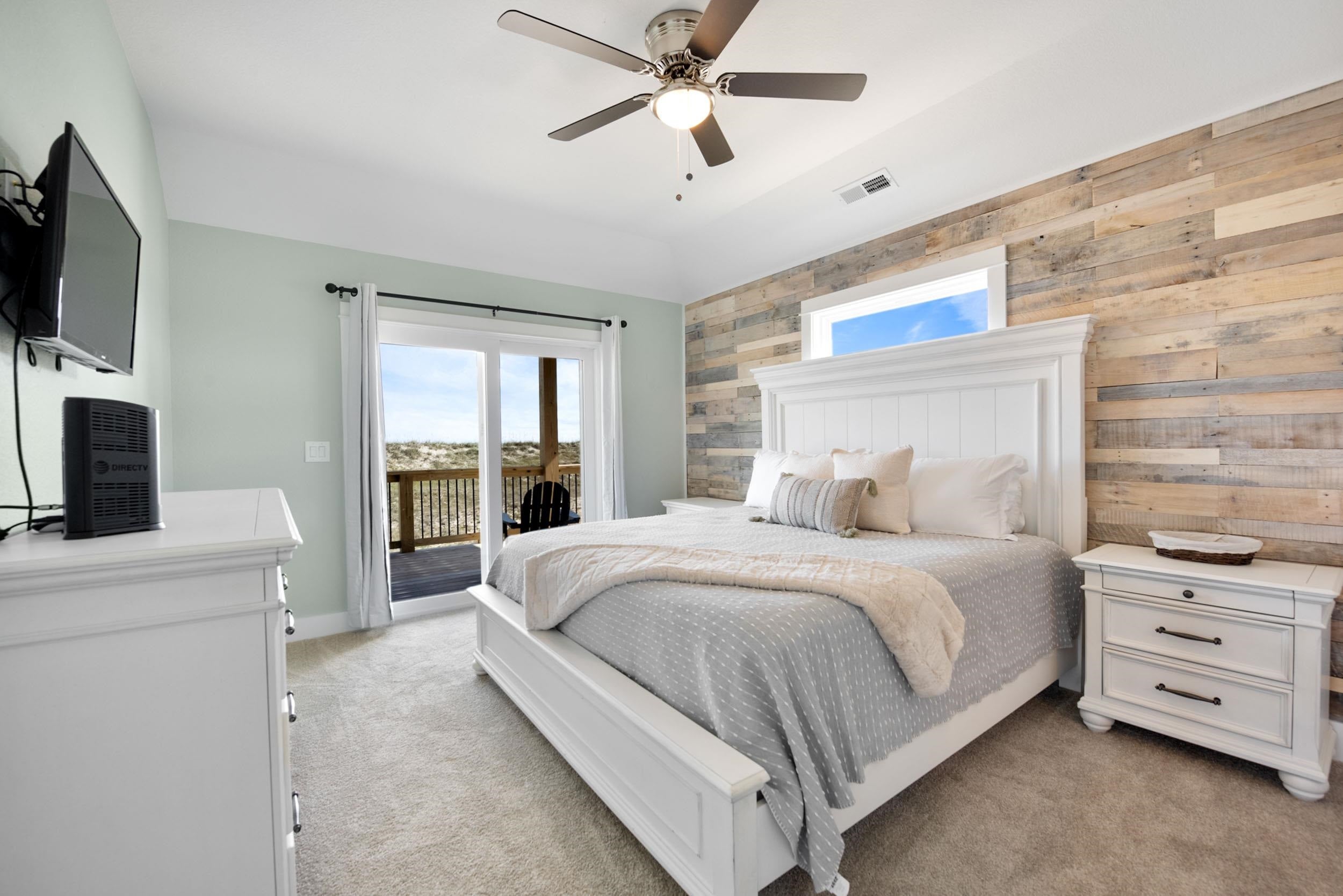 Corolla, North Carolina, 27927, United States, 12 Bedrooms Bedrooms, ,12 BathroomsBathrooms,Residential,For Sale,1980657