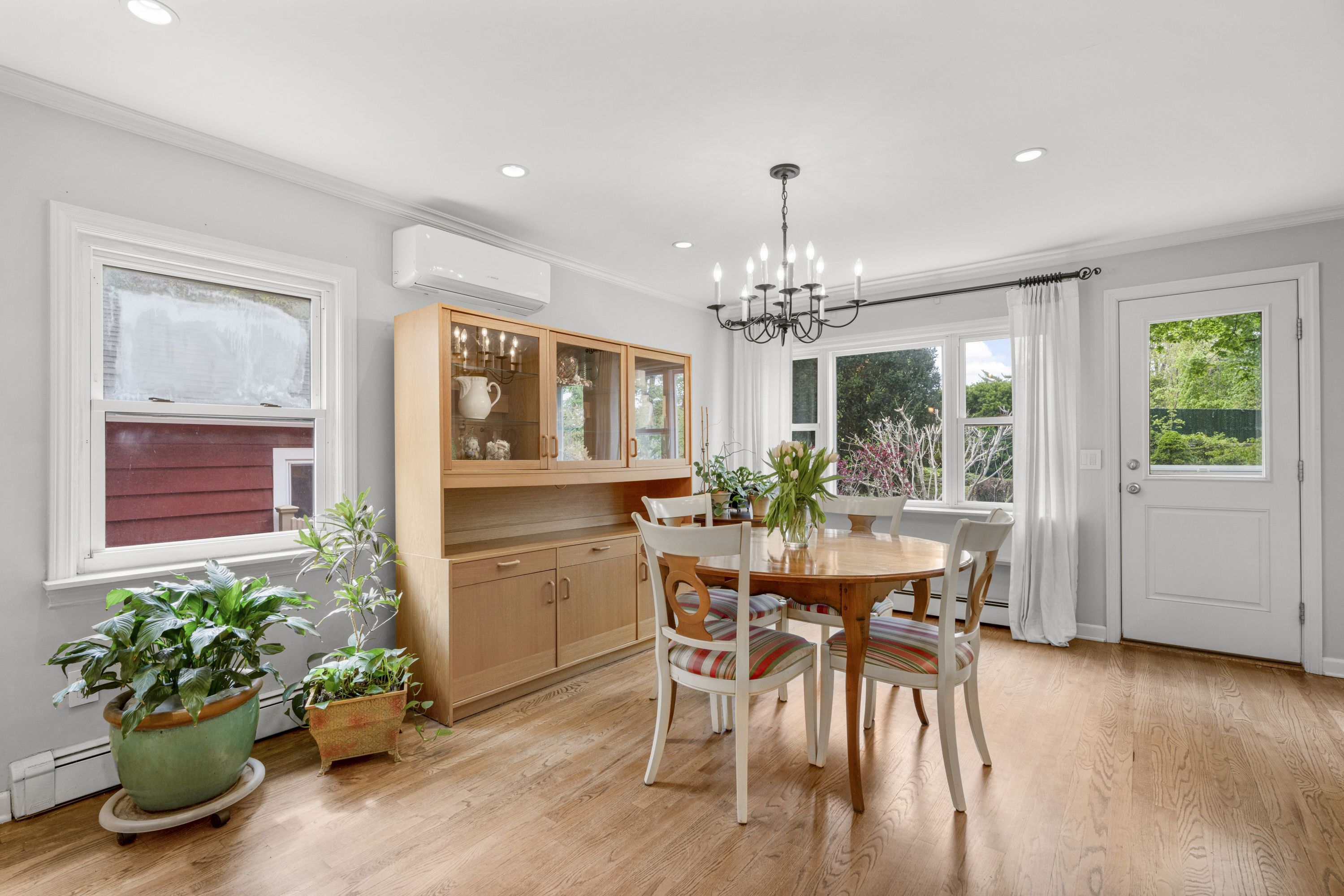  Charming Expanded Cape Cod - 物件實景