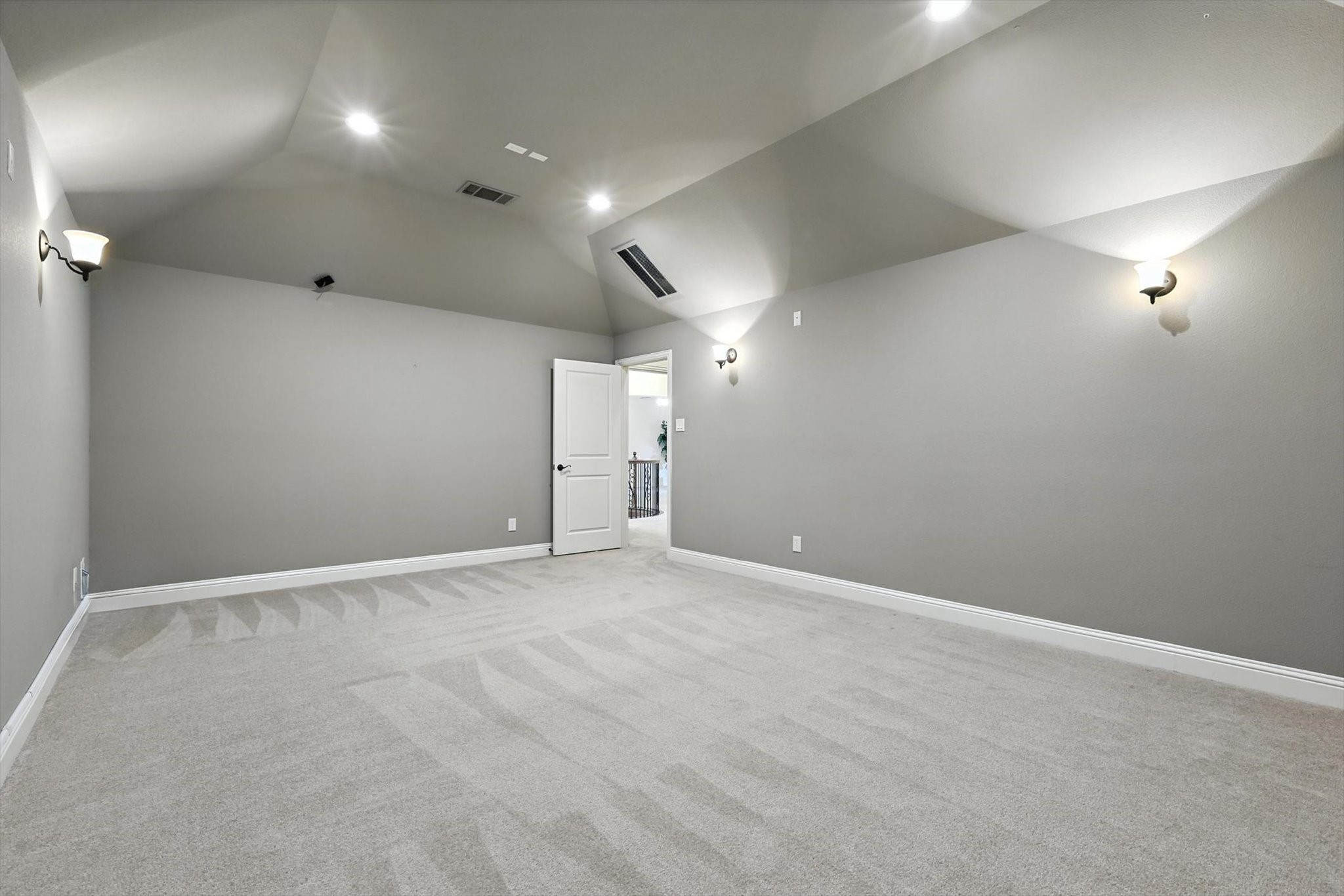 Highland Village, Texas, 75077, United States, 4 Bedrooms Bedrooms, ,4 BathroomsBathrooms,Residential,For Sale,1821197