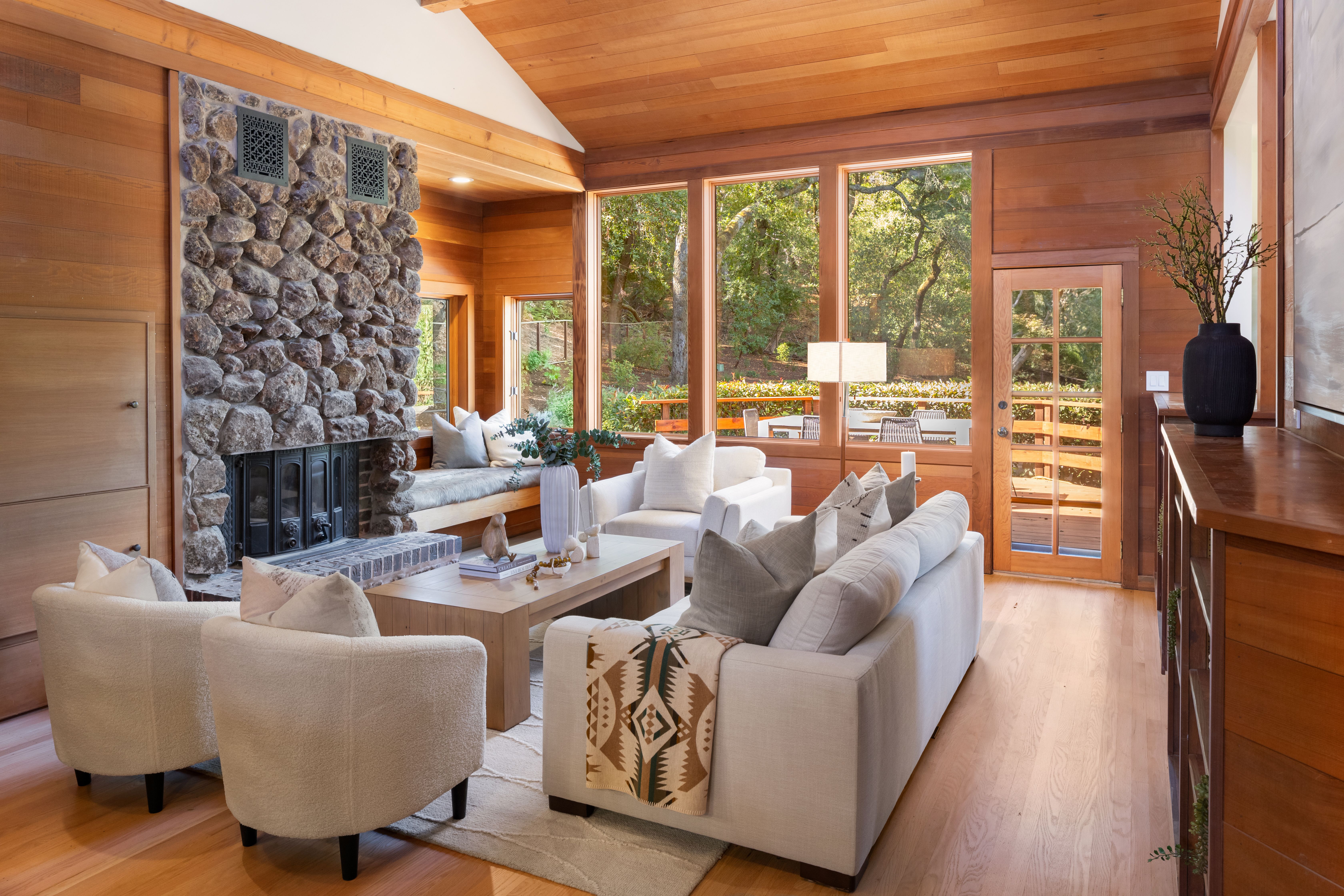  Private Retreat with Acreage - 物件實景