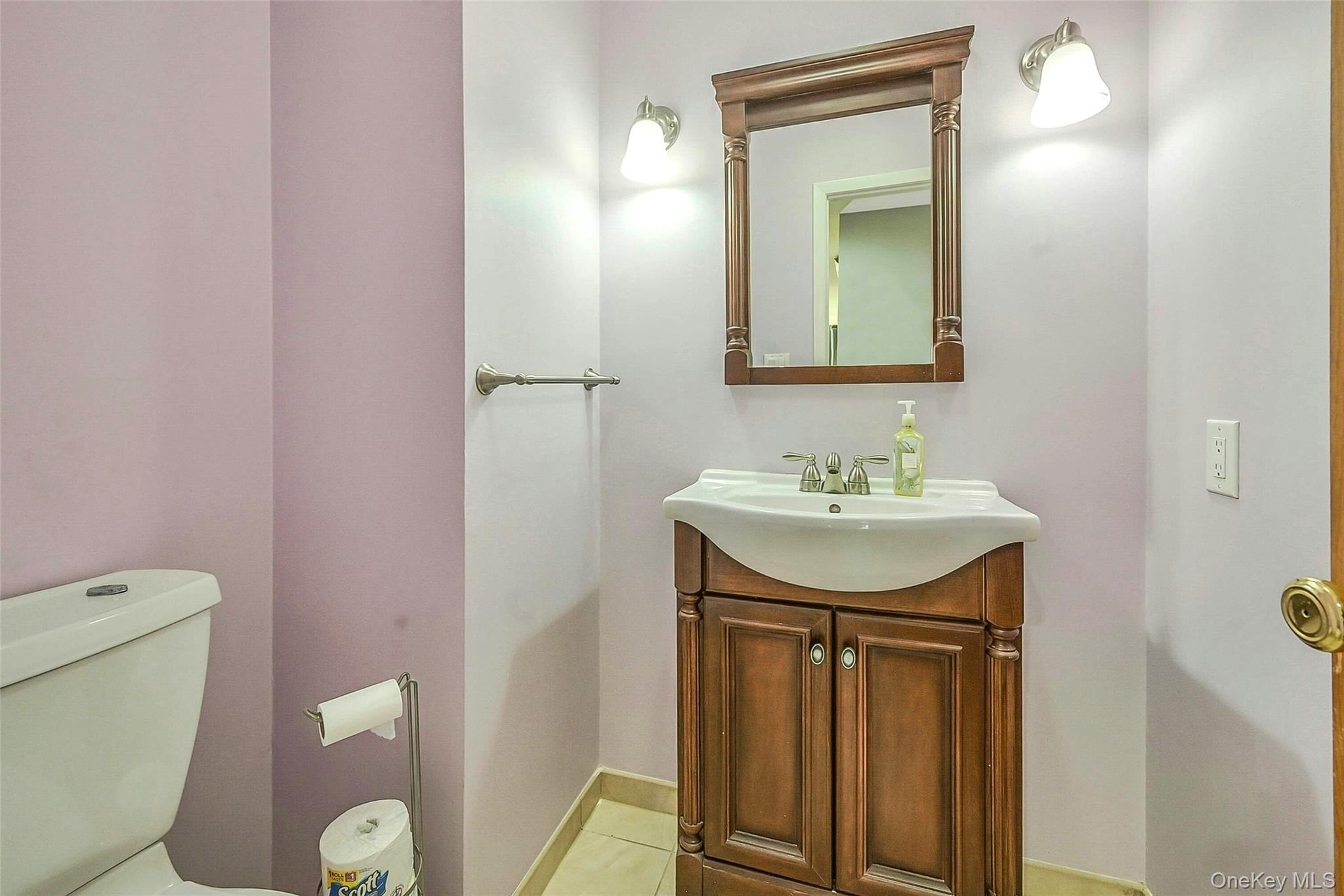 Jamesport, New York, 11947, United States, 4 Bedrooms Bedrooms, ,3 BathroomsBathrooms,Residential,For Sale,2002985