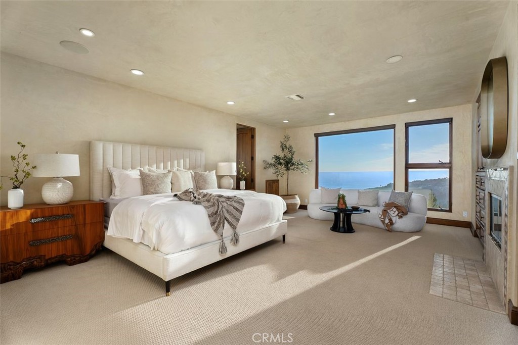 Laguna Beach, California, 92651, United States, 5 Bedrooms Bedrooms, ,6 BathroomsBathrooms,Residential,For Sale,1908512