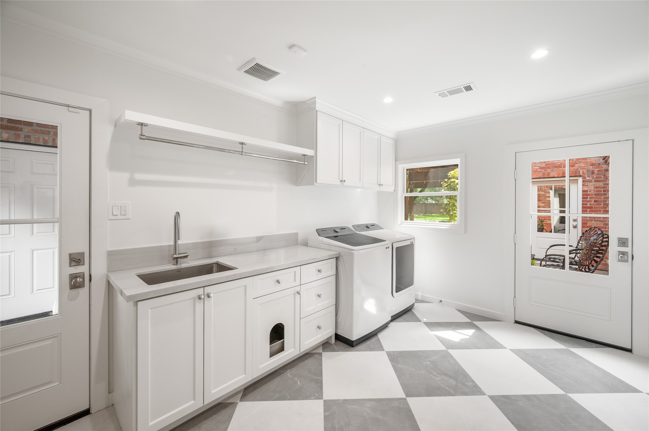  5360 Spring Park Street - 物件實景