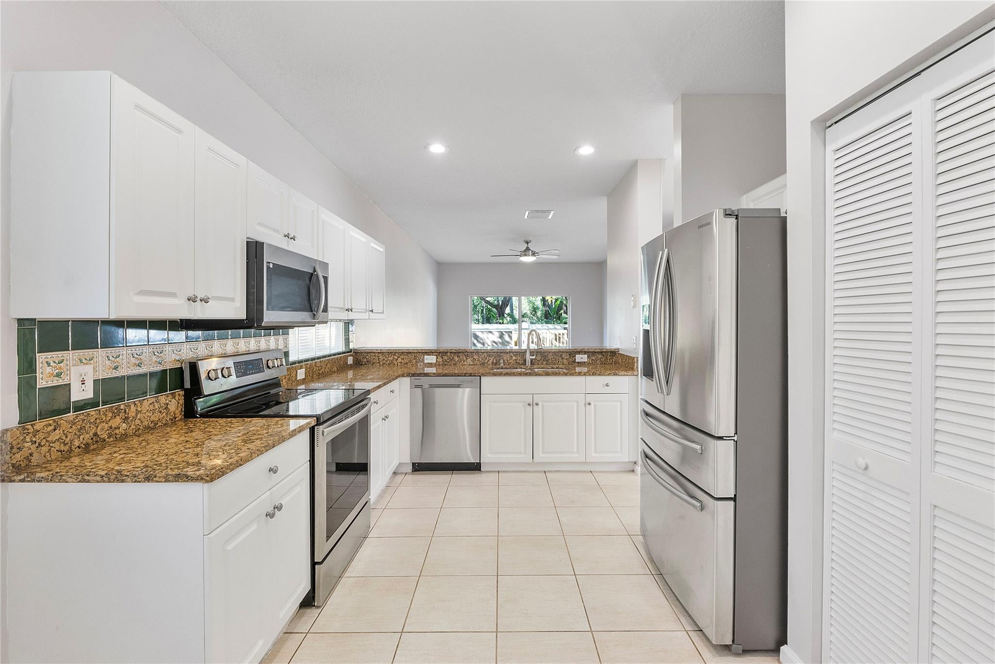 Coral Springs, Florida, 33071, United States, 3 Bedrooms Bedrooms, ,3 BathroomsBathrooms,Residential,For Sale,1977675