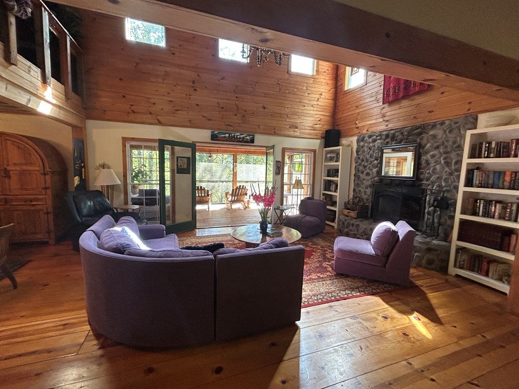 Blue Ridge, Georgia, 30513, United States, 3 Bedrooms Bedrooms, ,3 BathroomsBathrooms,Residential,For Sale,1954403