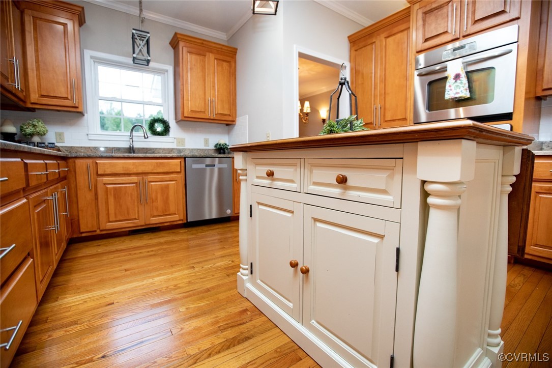Farmville, Virginia, 23901, United States, 4 Bedrooms Bedrooms, ,5 BathroomsBathrooms,Residential,For Sale,1916348