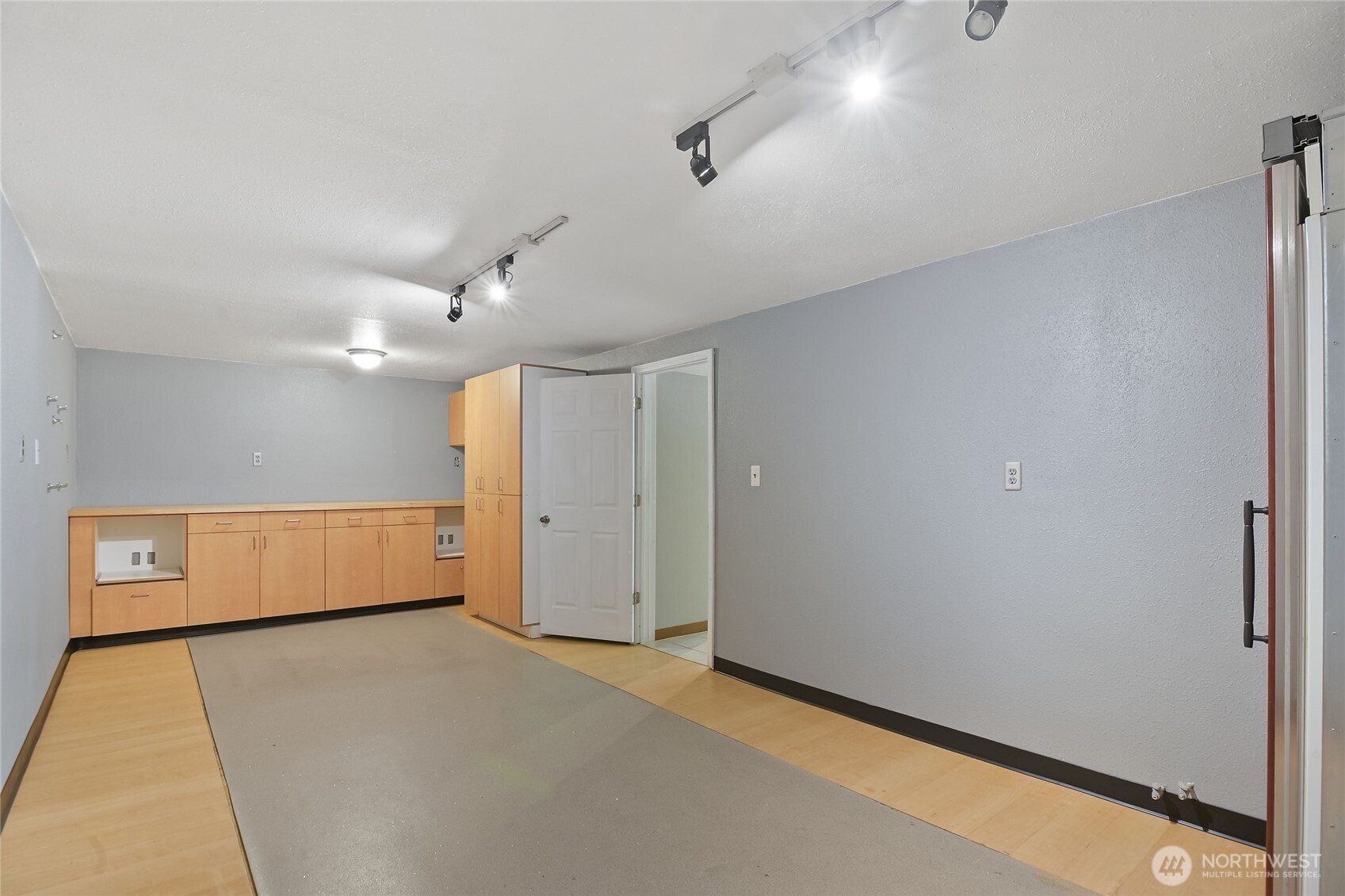 Kalama, Washington, 98625, United States, 3 Bedrooms Bedrooms, ,3 BathroomsBathrooms,Residential,For Sale,1986549