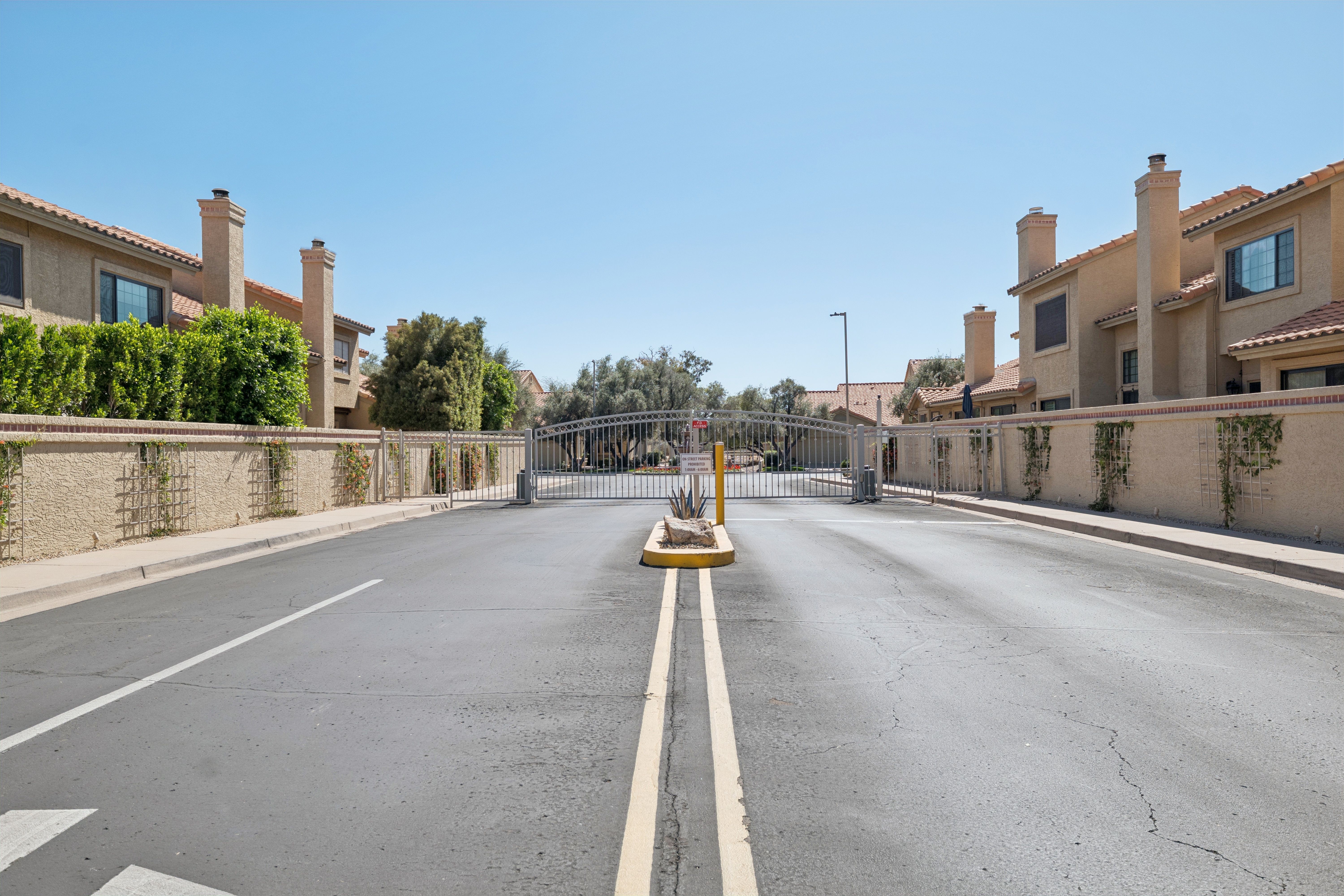  7925 E Pepper Tree Lane  Scottsdale, AZ - 物件實景