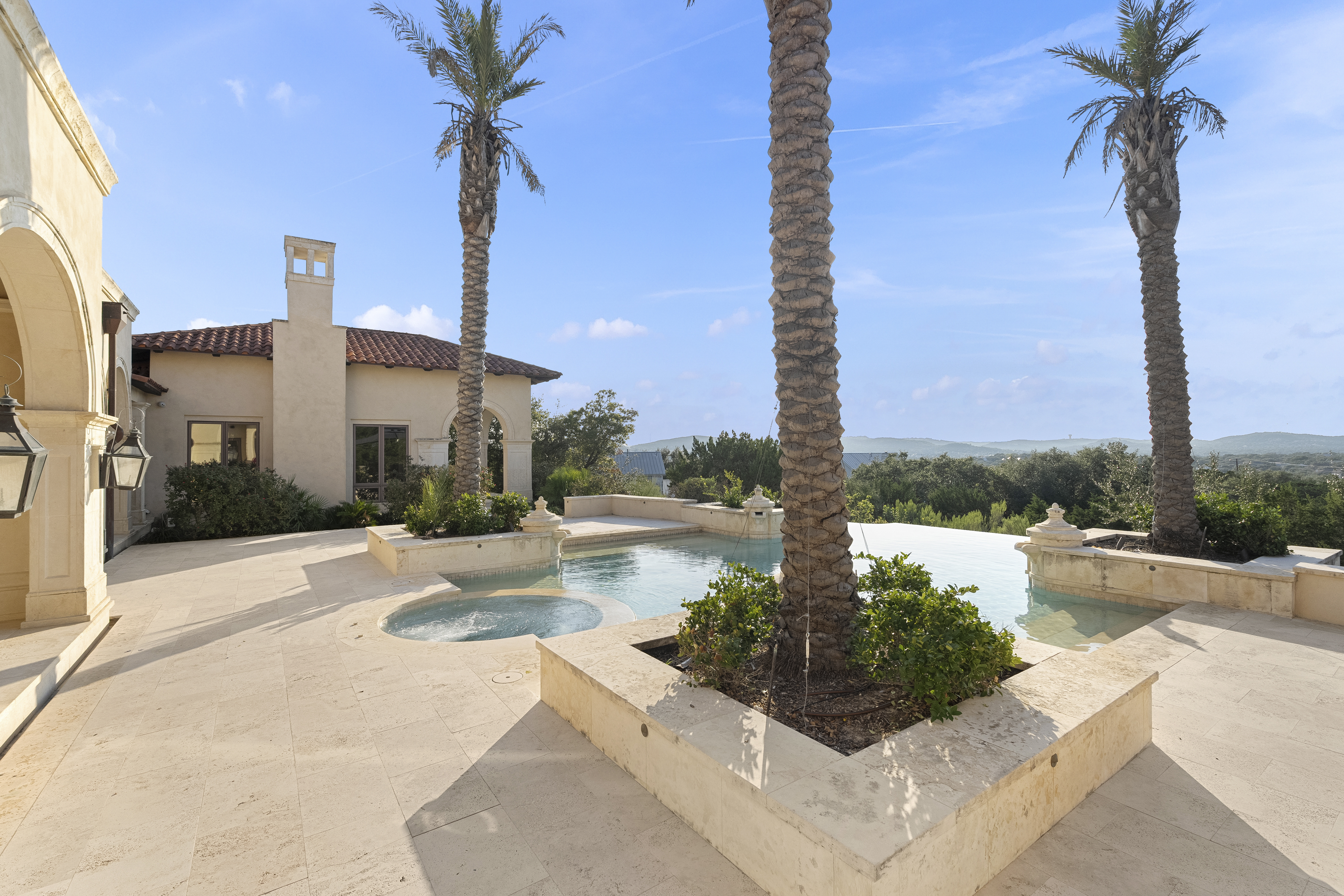  Mediterranean Style Estate in The Dominion - 物件實景