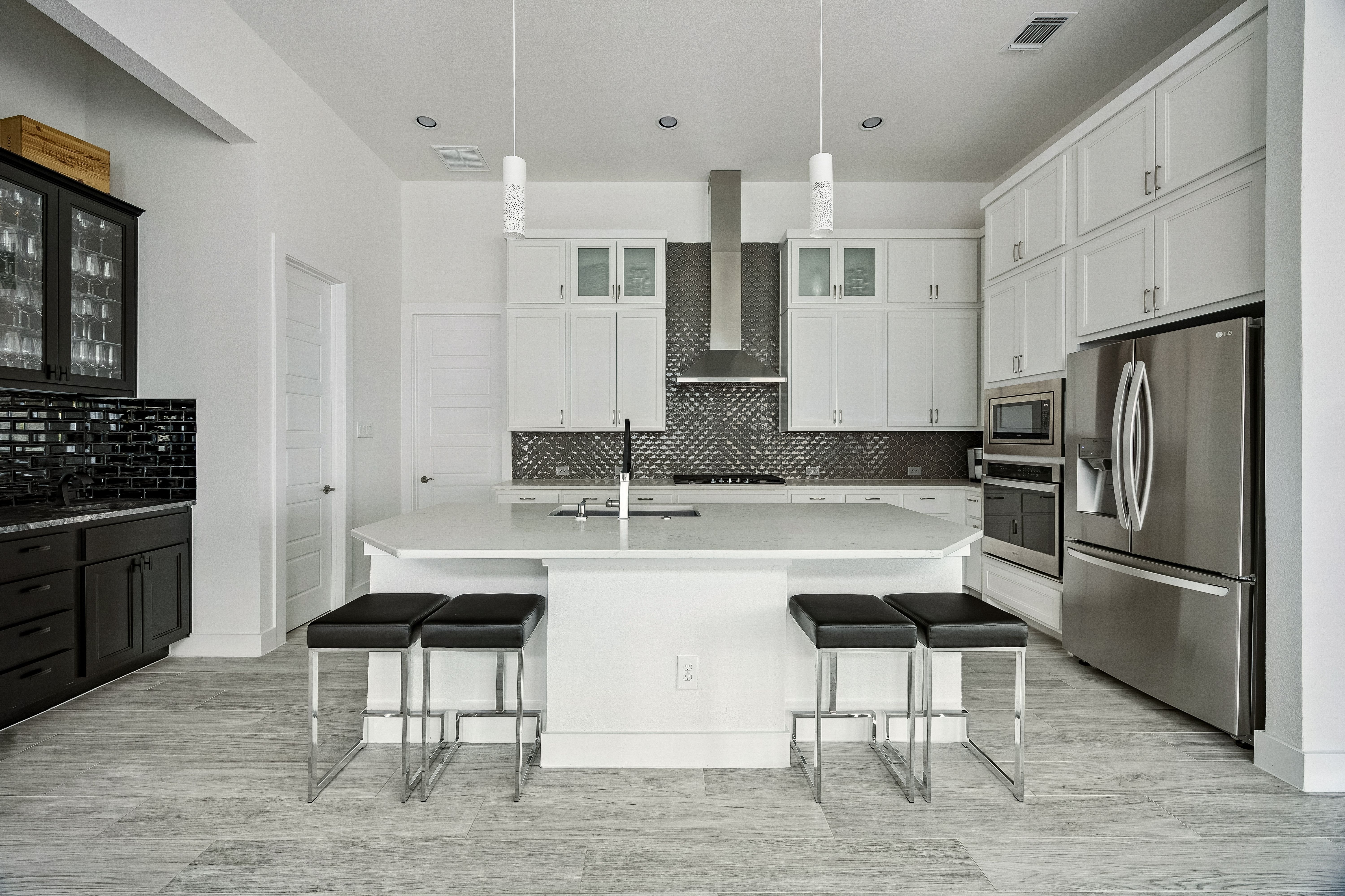  Hill Country Views Meet Modern Luxury in Gated Santa Rita Ranch - 物件實景