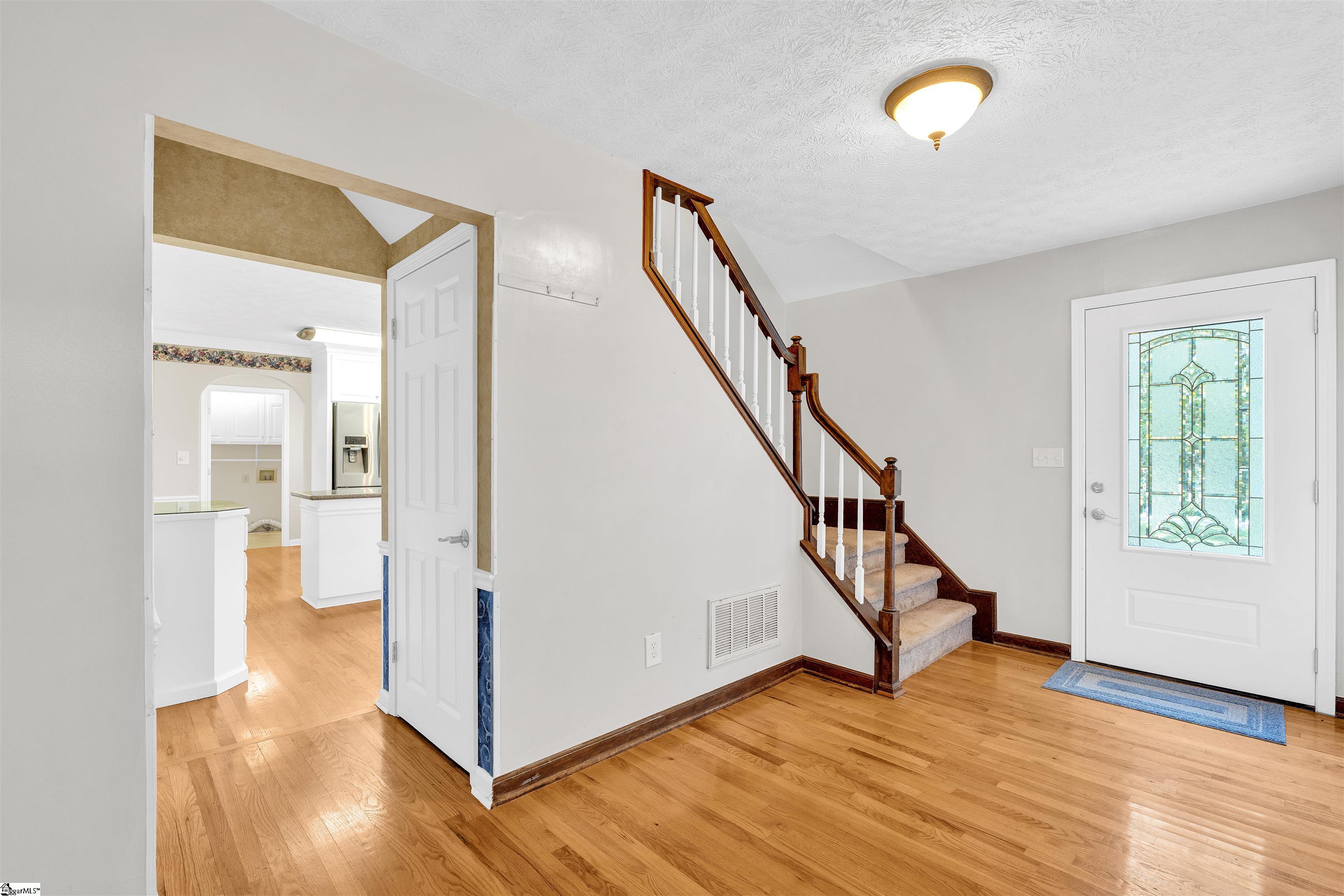 Fountain Inn, South Carolina, 29644, United States, 5 Bedrooms Bedrooms, ,4 BathroomsBathrooms,Residential,For Sale,1938942