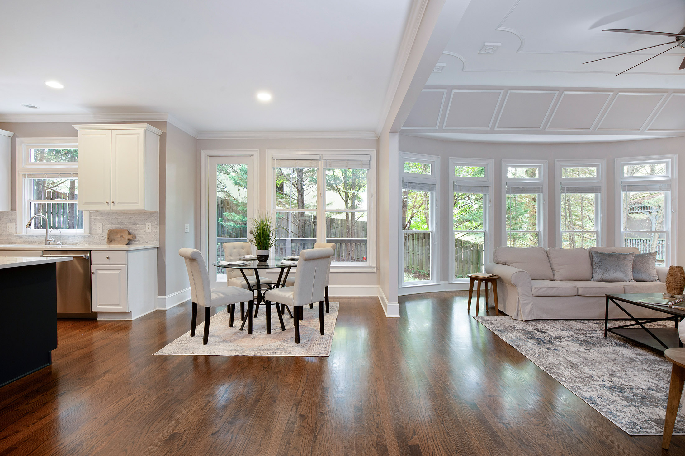  Recently Updated Four Bedroom Home in Gated Brookhaven Community - 物件實景