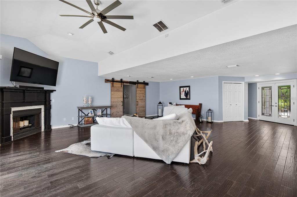 Clearwater Beach, Florida, 33767, United States, 4 Bedrooms Bedrooms, ,3 BathroomsBathrooms,Residential,For Sale,1849731