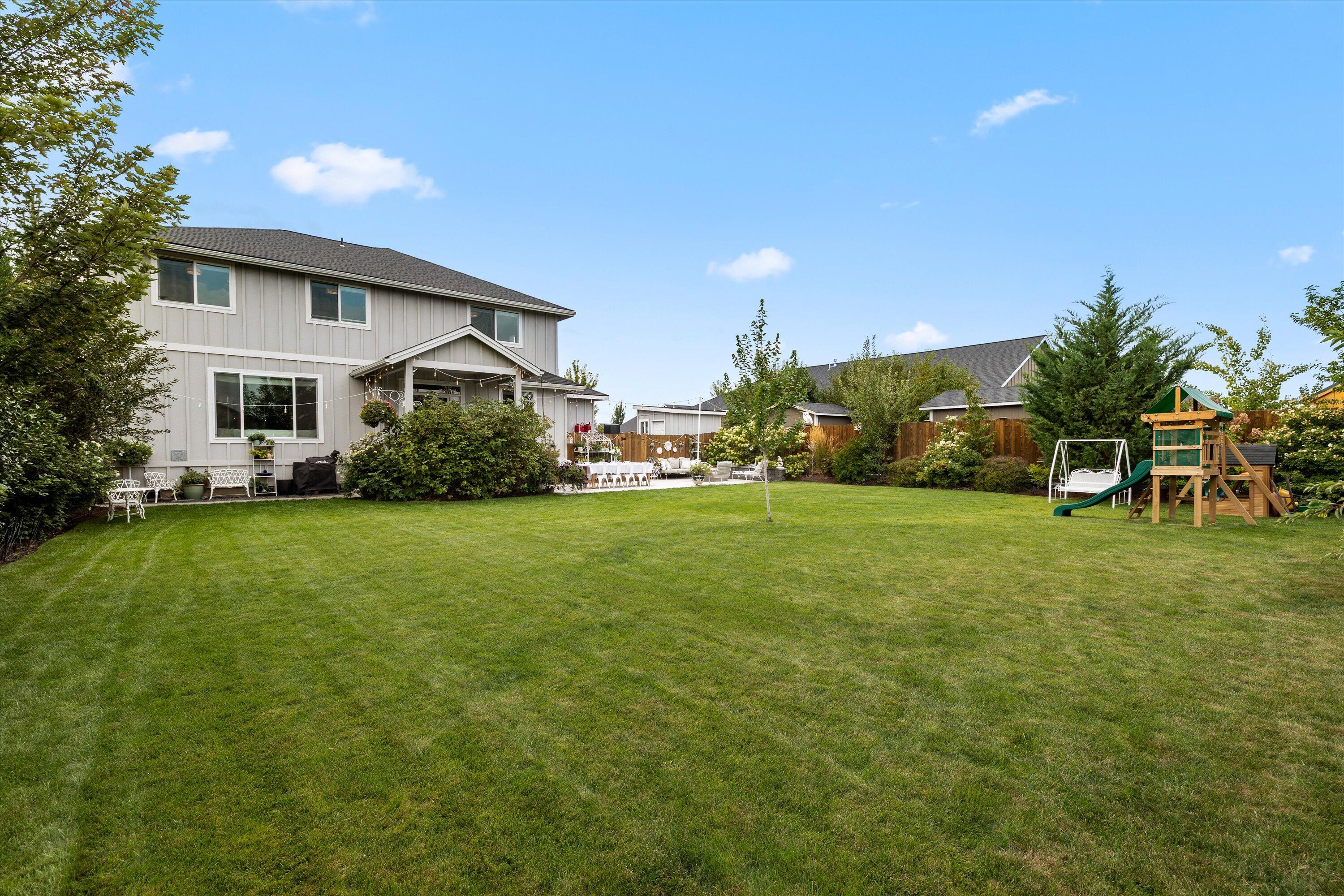 Redmond, Oregon, 97756, United States, 4 Bedrooms Bedrooms, ,3 BathroomsBathrooms,Residential,For Sale,1982797